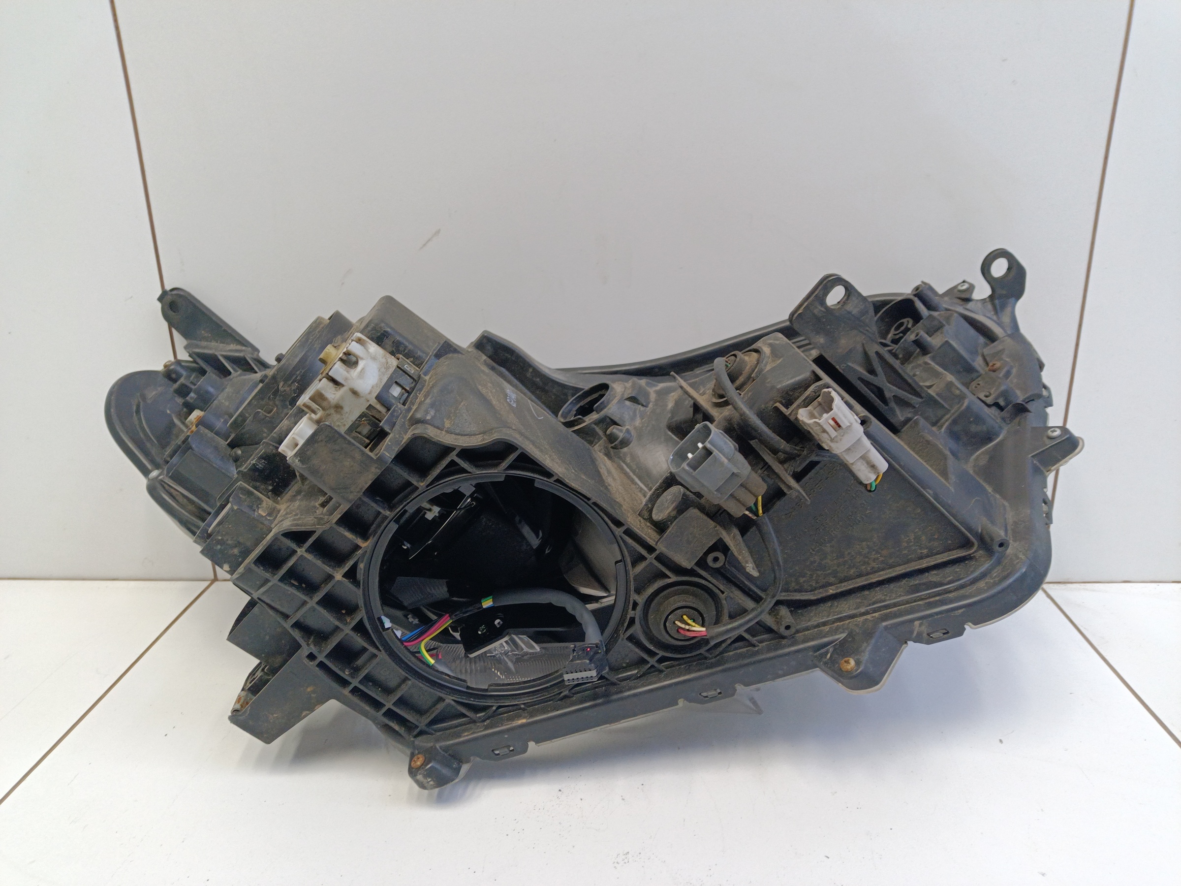 Фара передняя левая Toyota RAV4 CA40 Restail LED