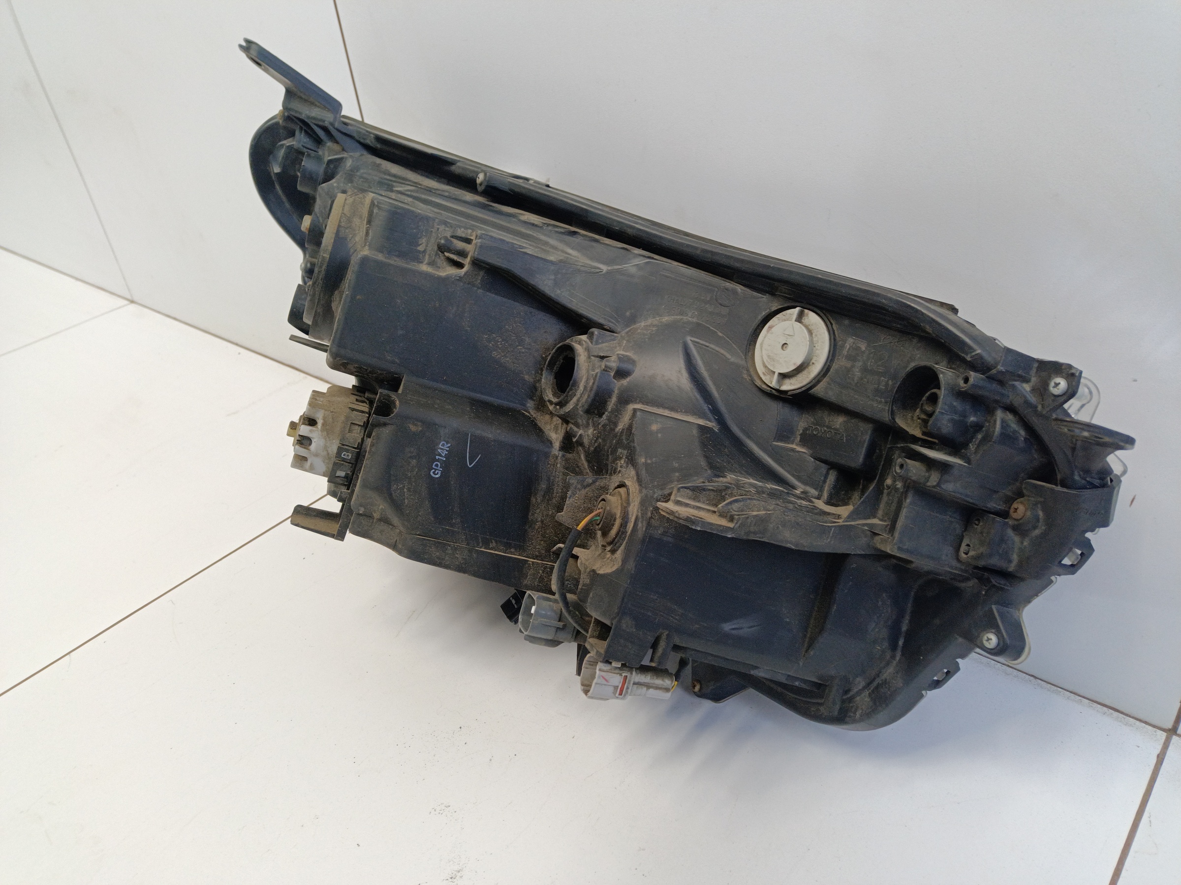 Фара передняя левая Toyota RAV4 CA40 Restail LED