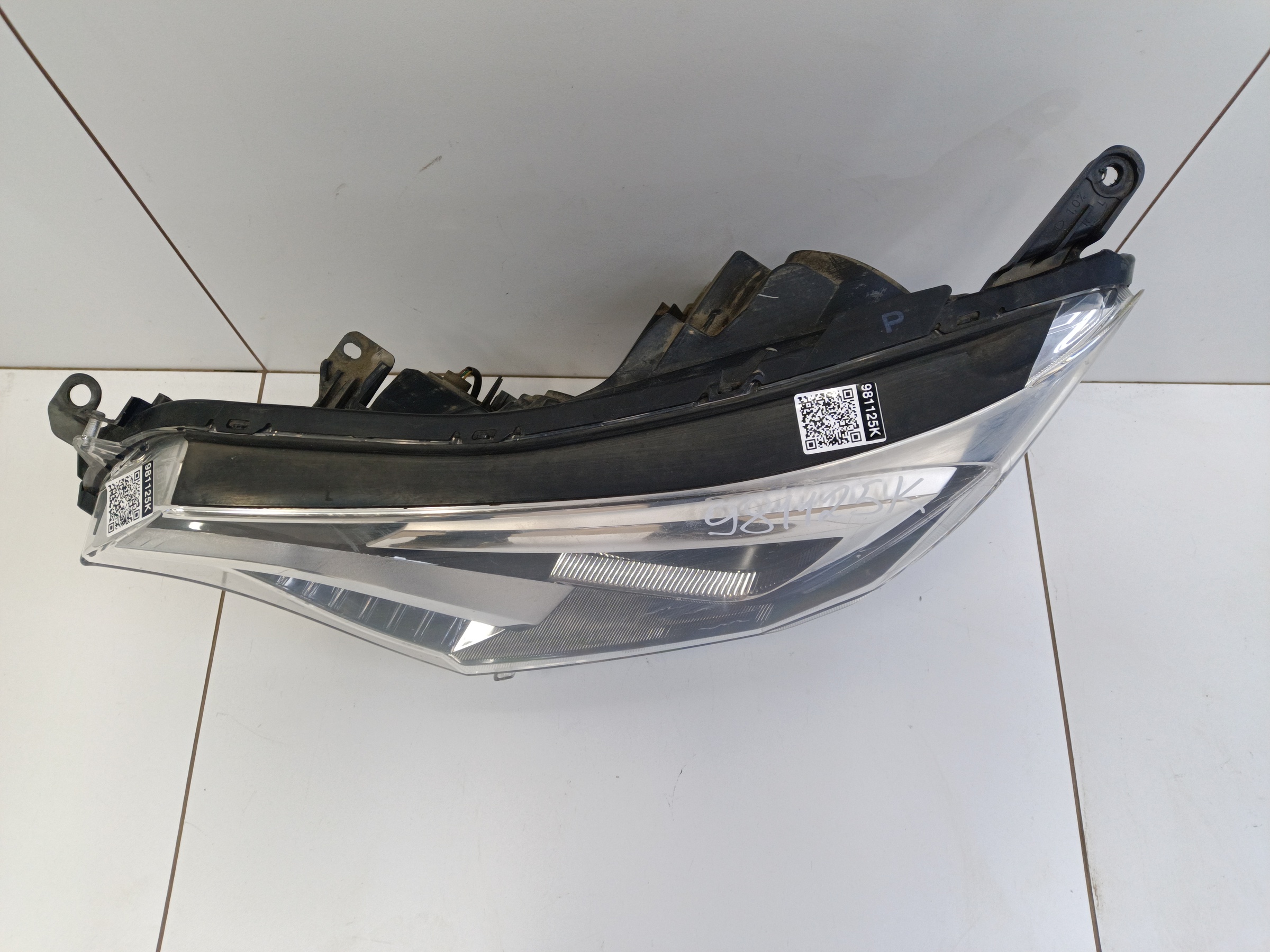 Фара передняя левая Toyota RAV4 CA40 Restail LED