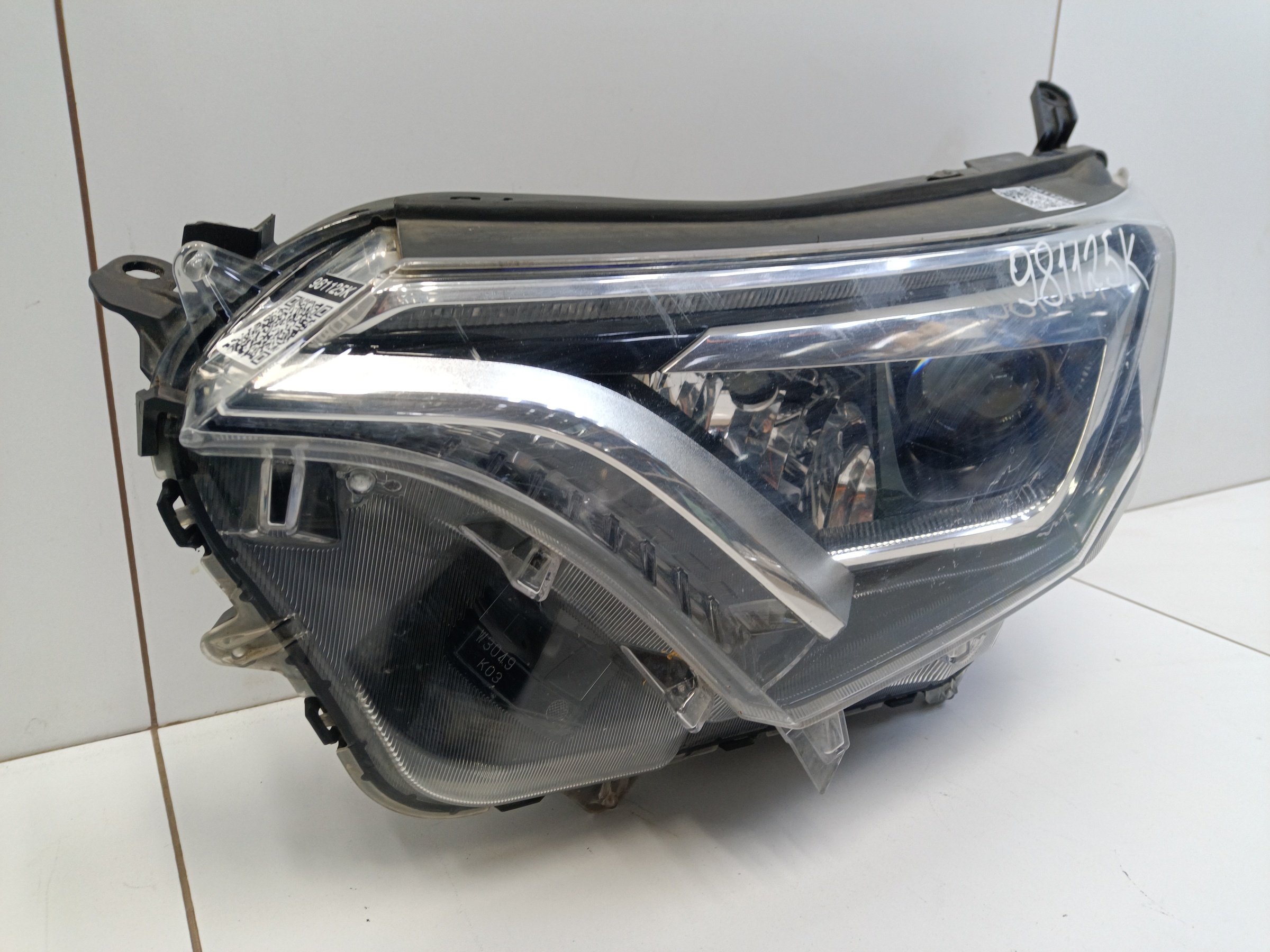 Фара передняя левая Toyota RAV4 CA40 Restail LED