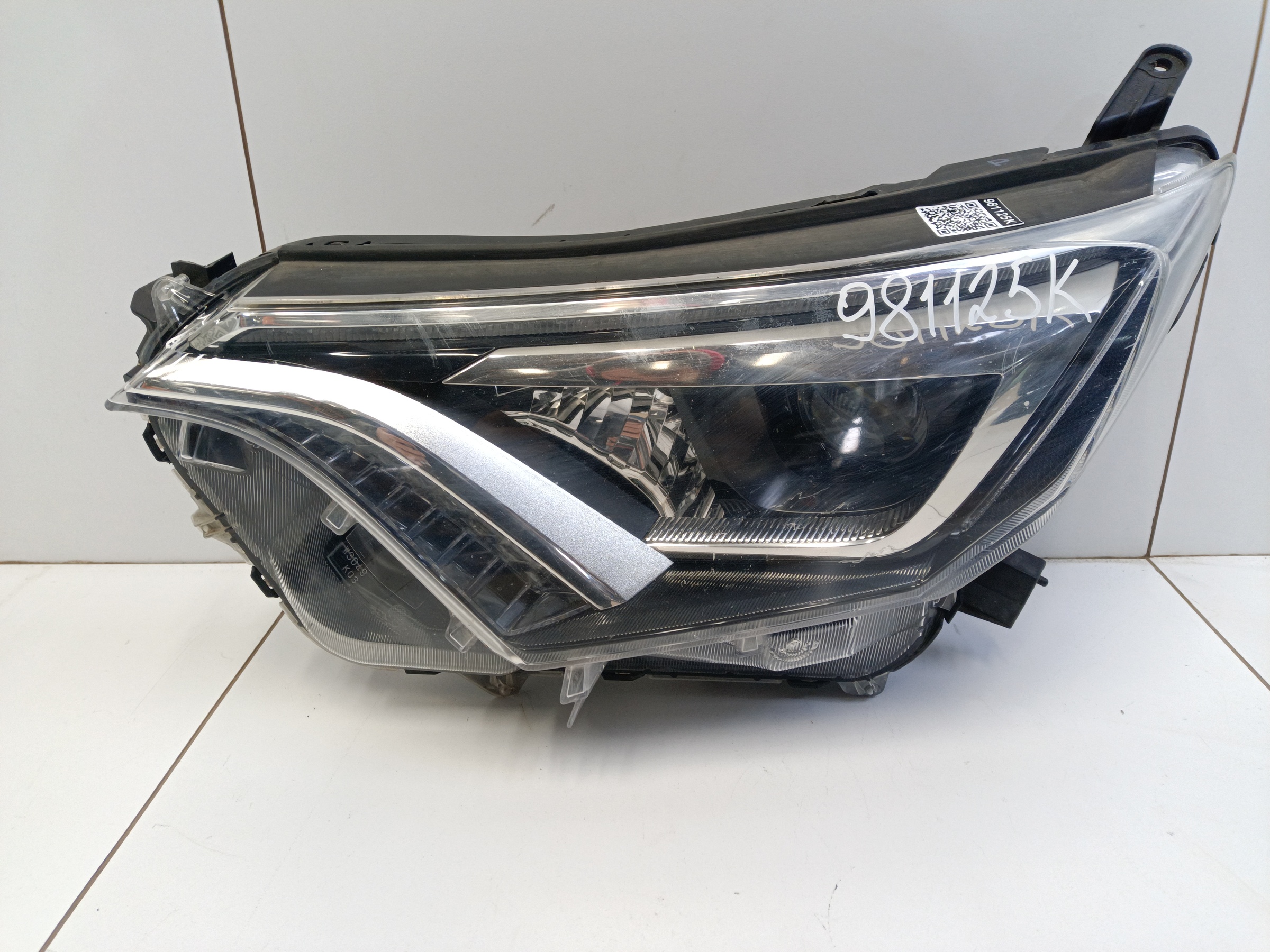 Фара передняя левая Toyota RAV4 CA40 Restail LED