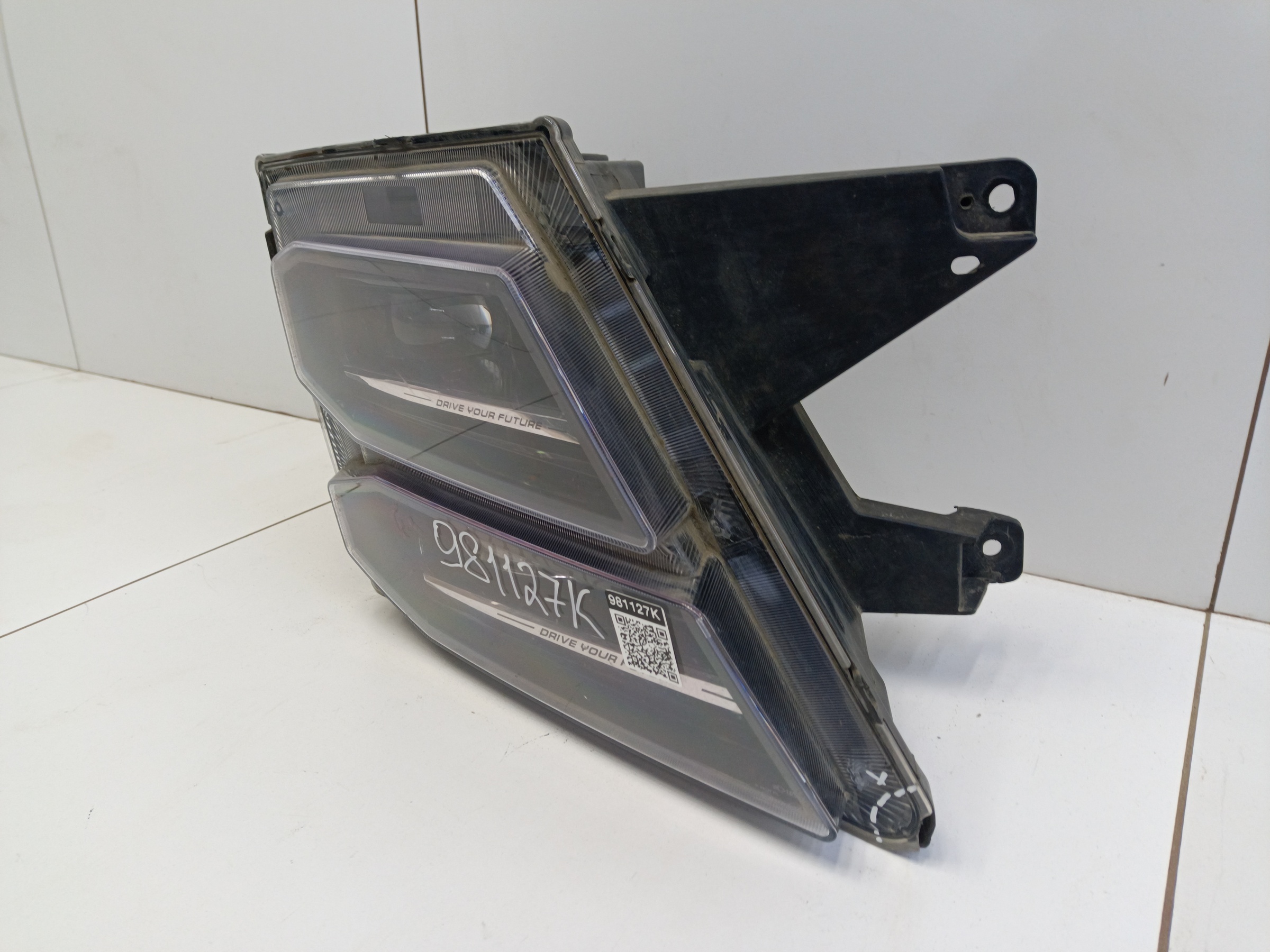 Фара передняя правая Jetour Dashing LED