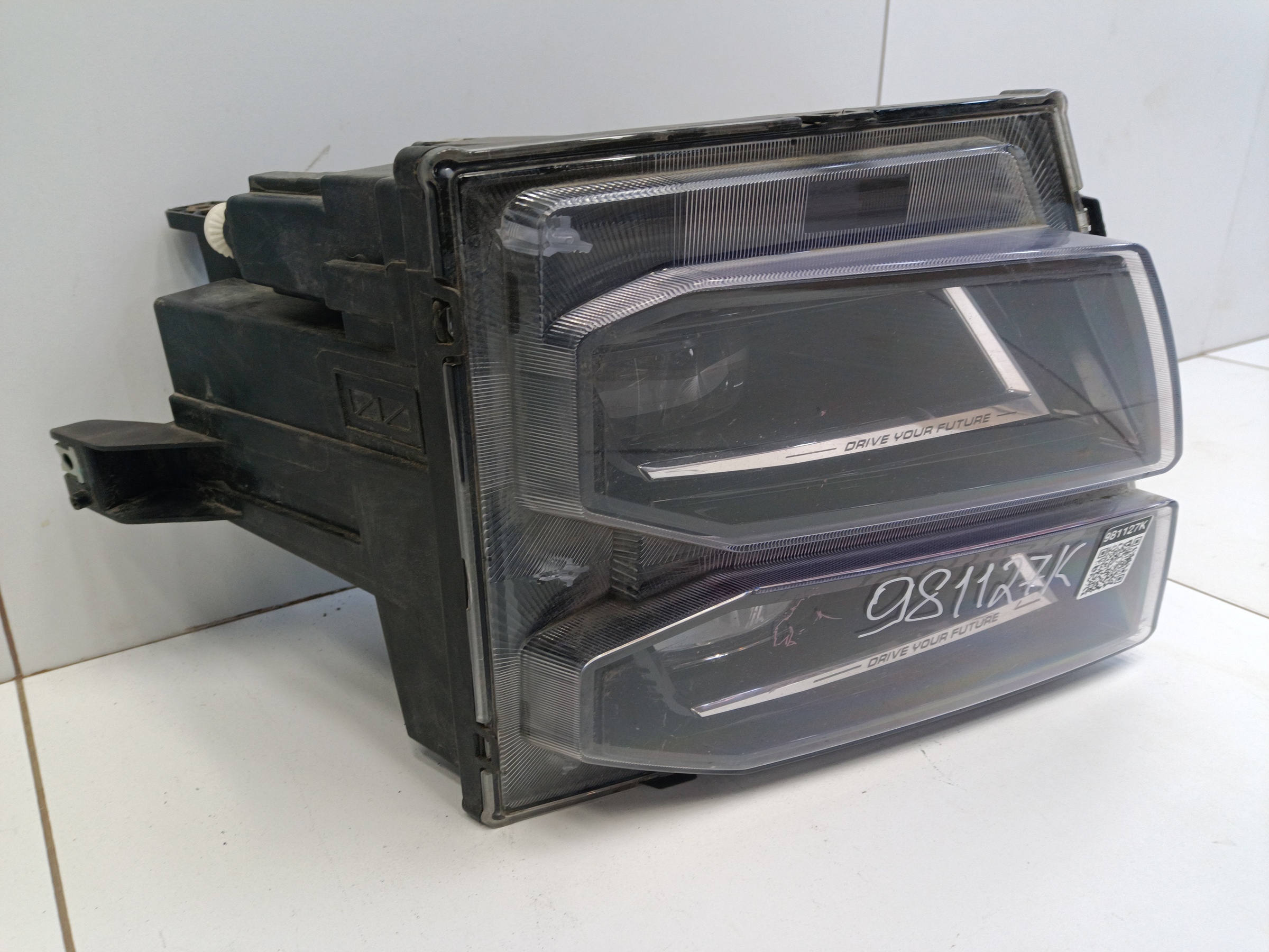 Фара передняя правая Jetour Dashing LED