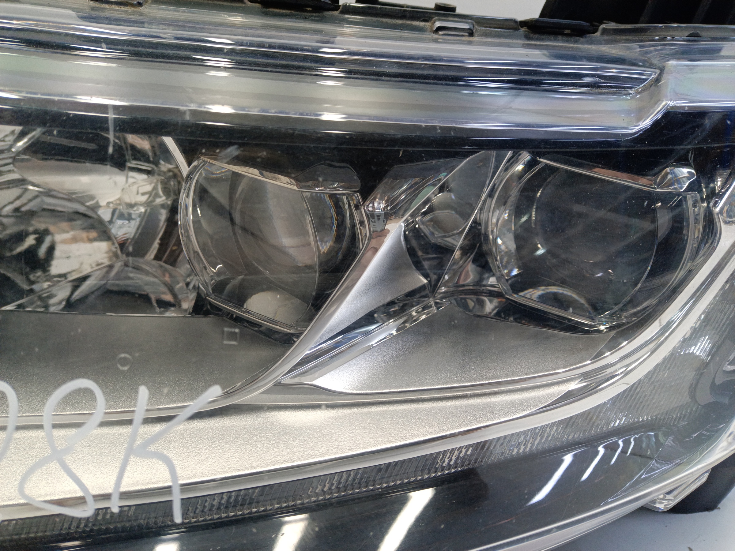 Фара передняя левая Mitsubishi Outlander 3 Restail 2 LED