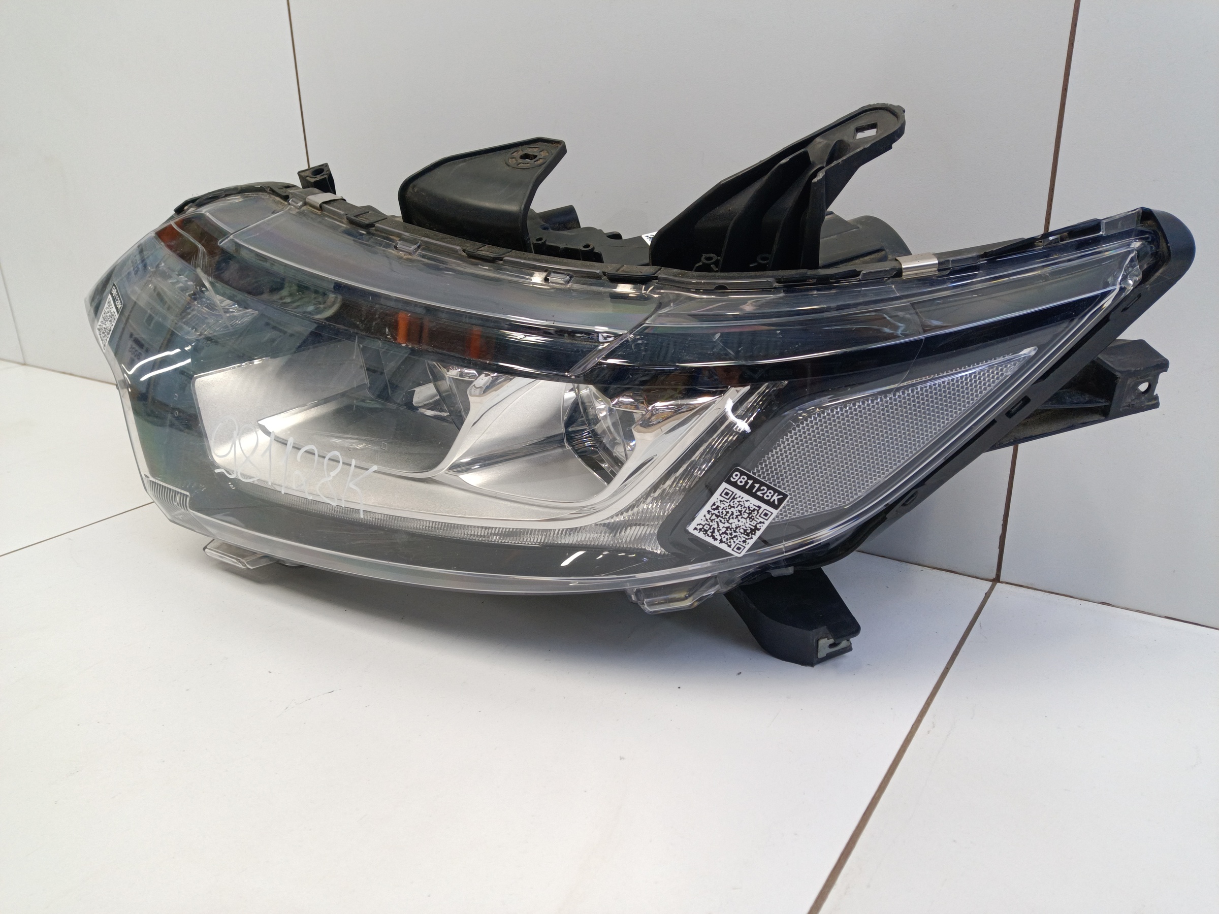 Фара передняя левая Mitsubishi Outlander 3 Restail 2 LED