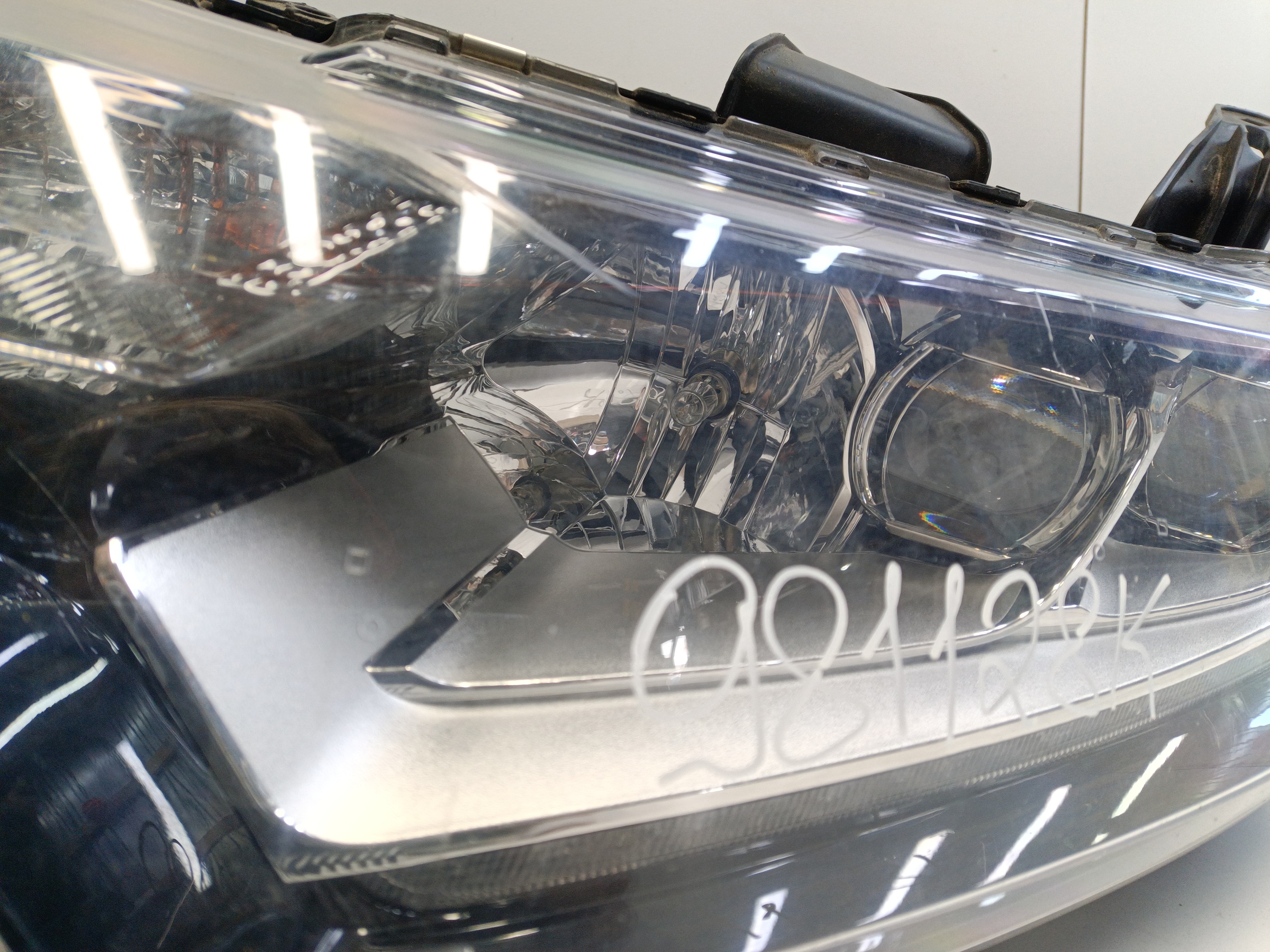 Фара передняя левая Mitsubishi Outlander 3 Restail 2 LED