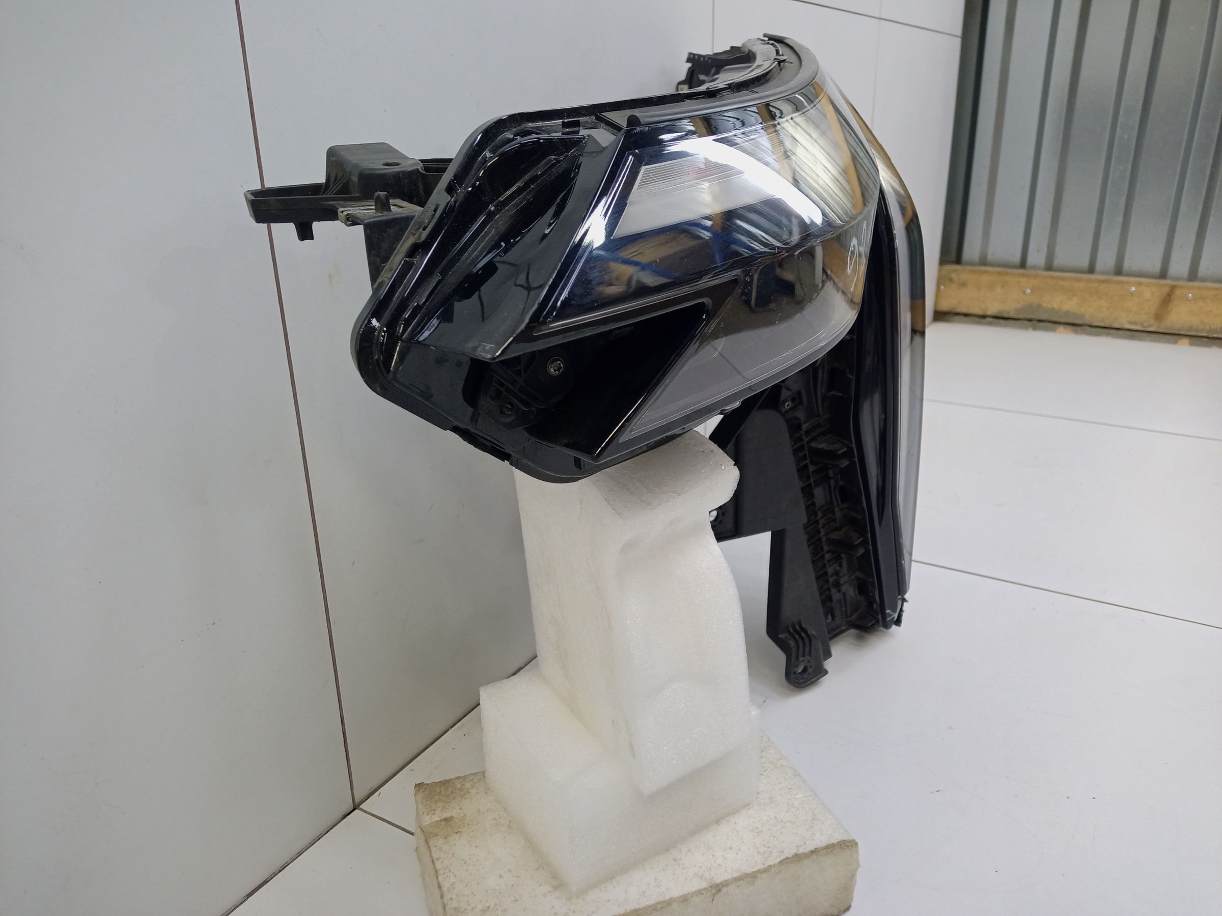 Фара передняя левая Geely Atlas 2 LED