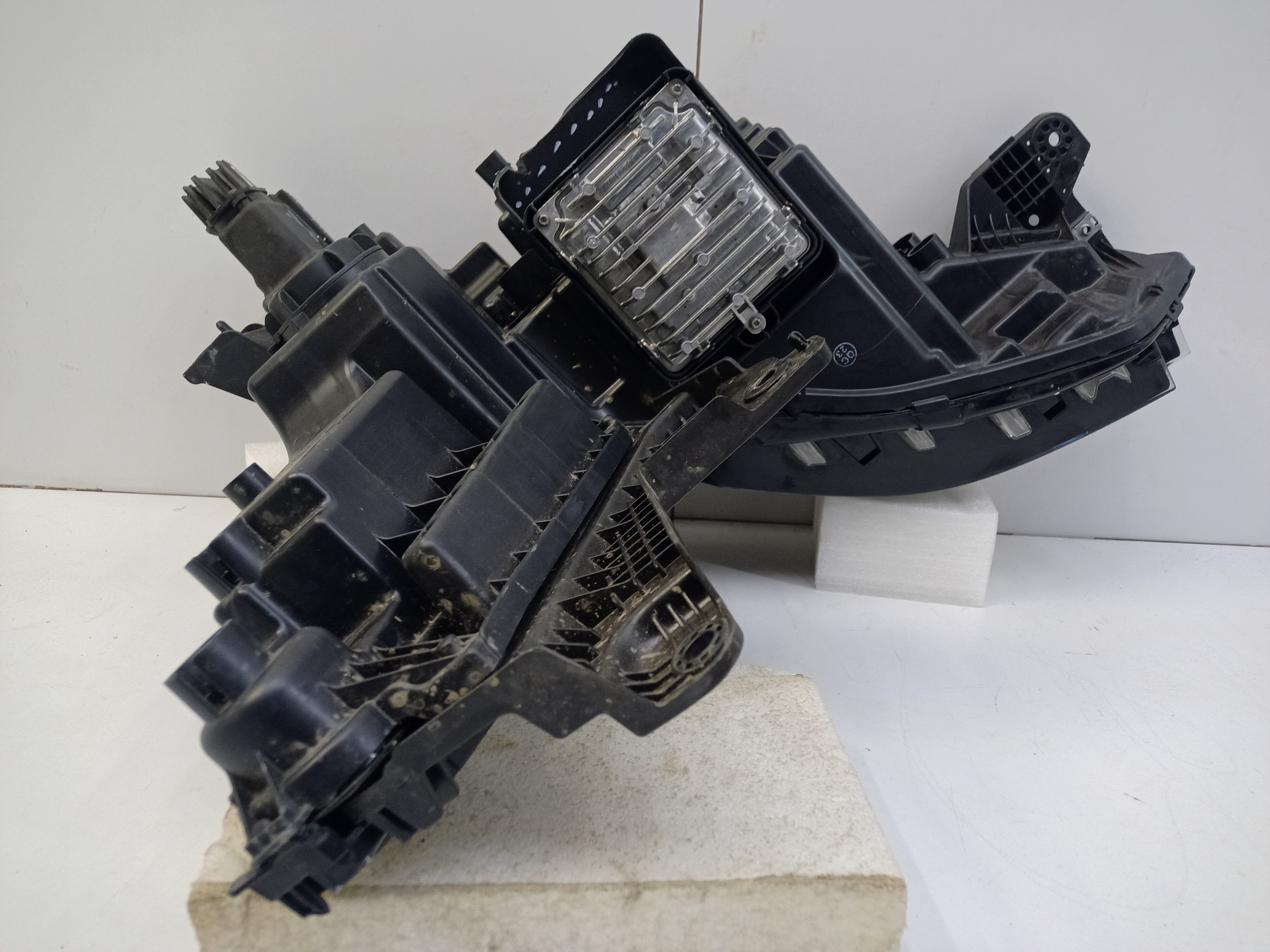 Фара передняя левая Geely Atlas 2 LED