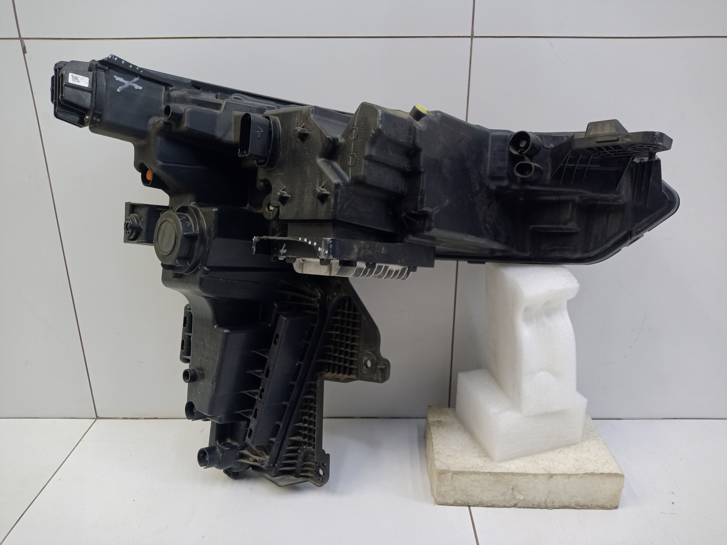 Фара передняя левая Geely Atlas 2 LED