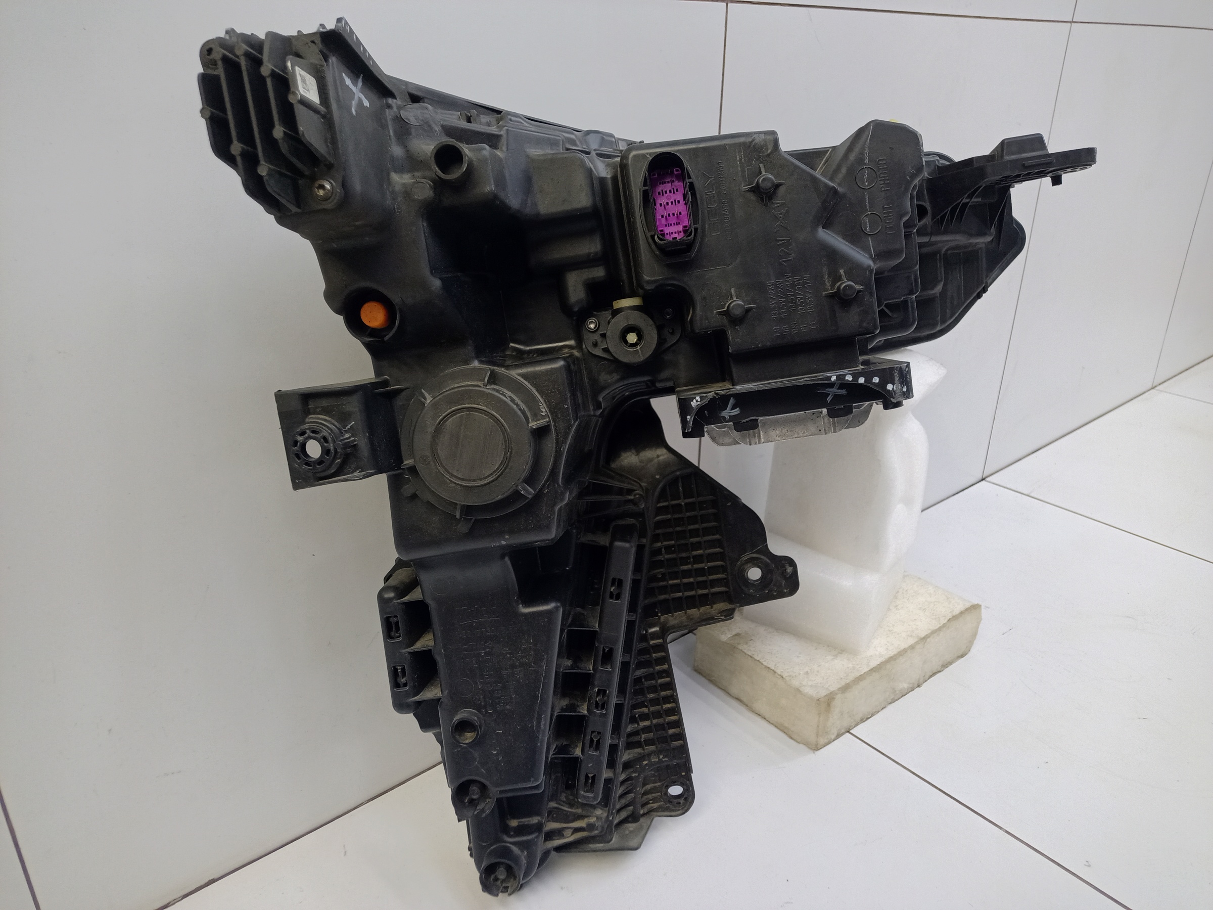 Фара передняя левая Geely Atlas 2 LED