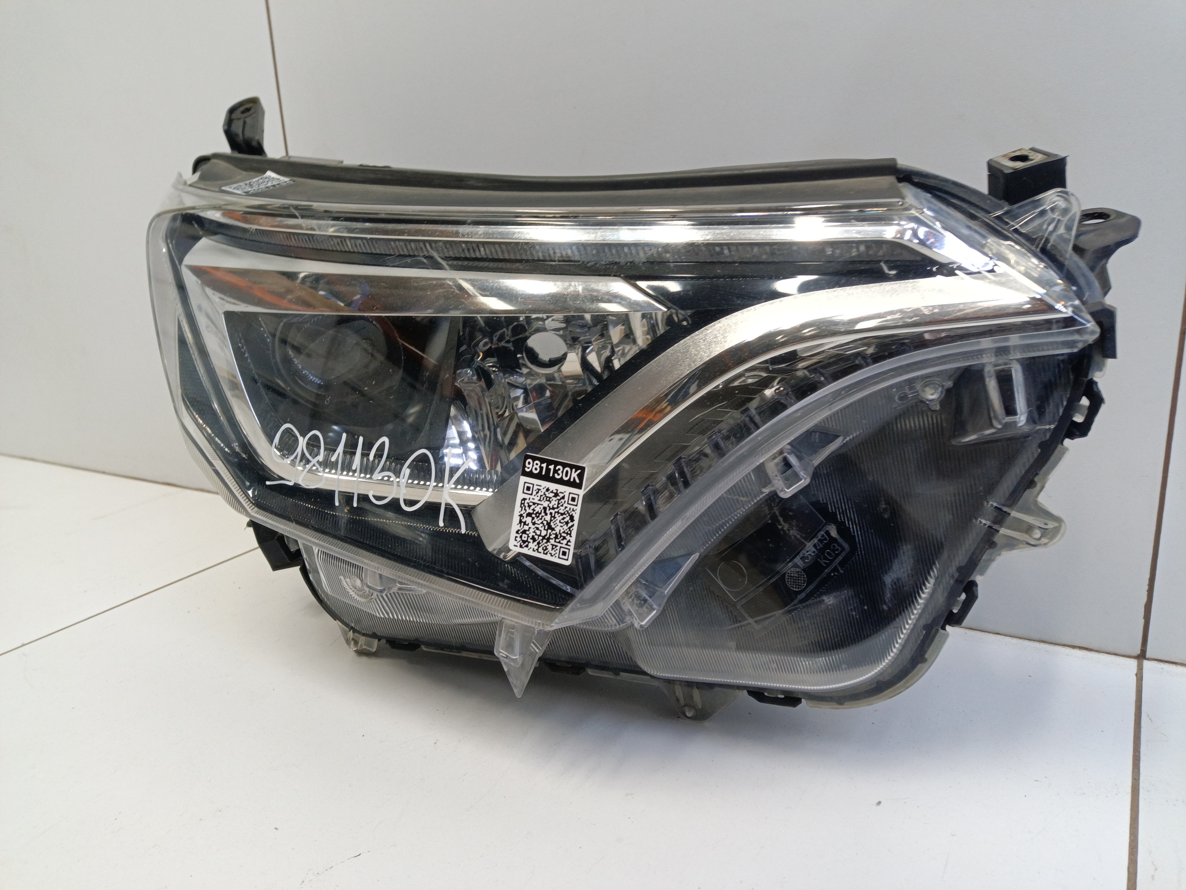 Фара передняя правая Toyota RAV4 CA40 Restail LED