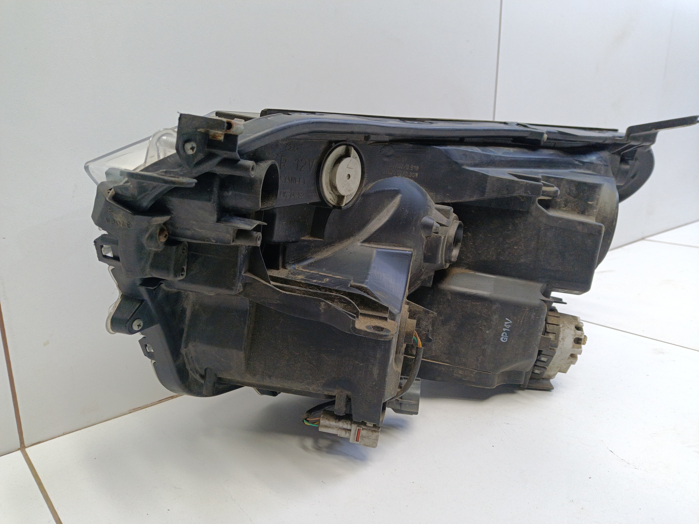 Фара передняя правая Toyota RAV4 CA40 Restail LED