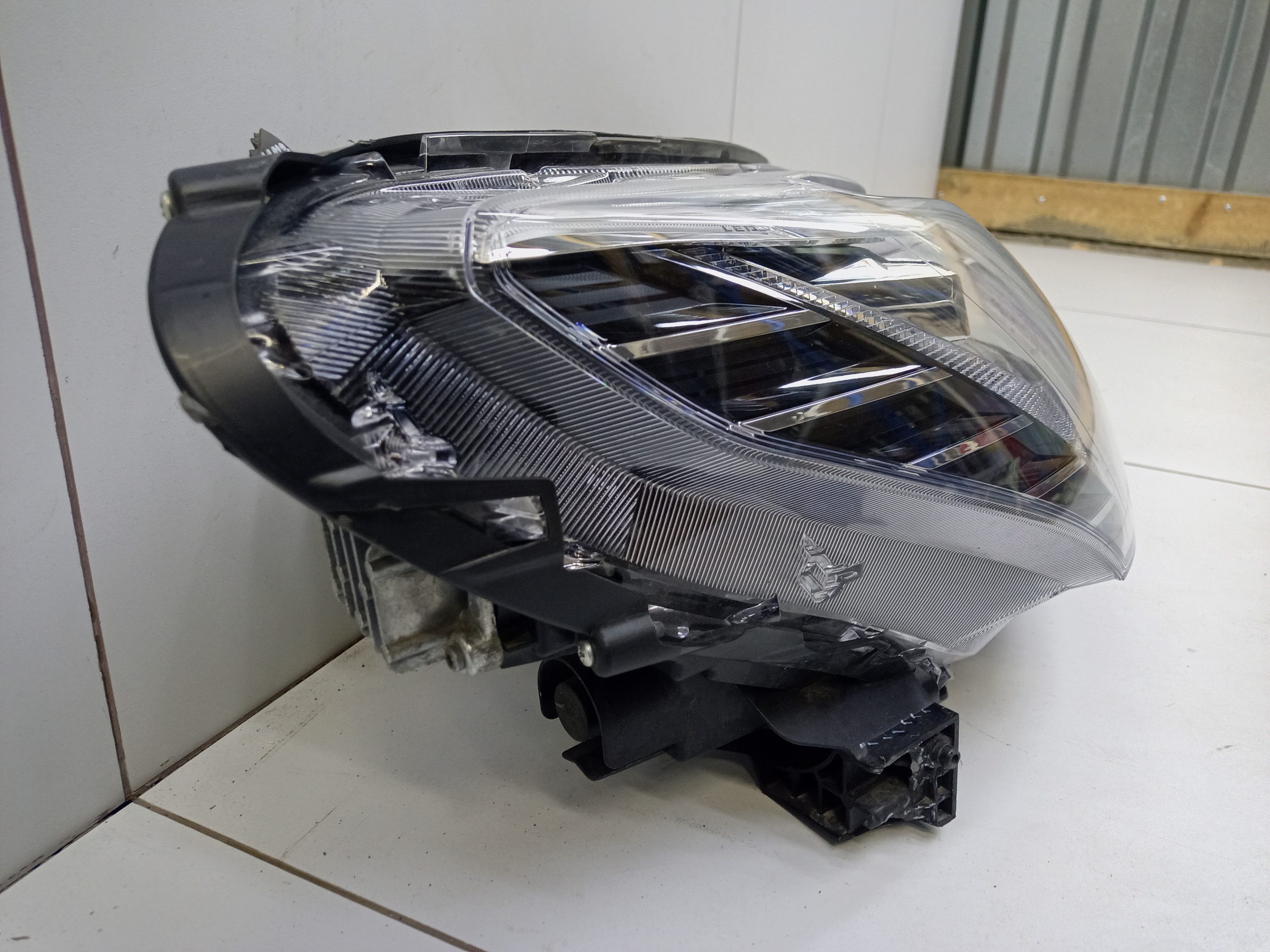 Фара передняя правая Haval Jolion LED