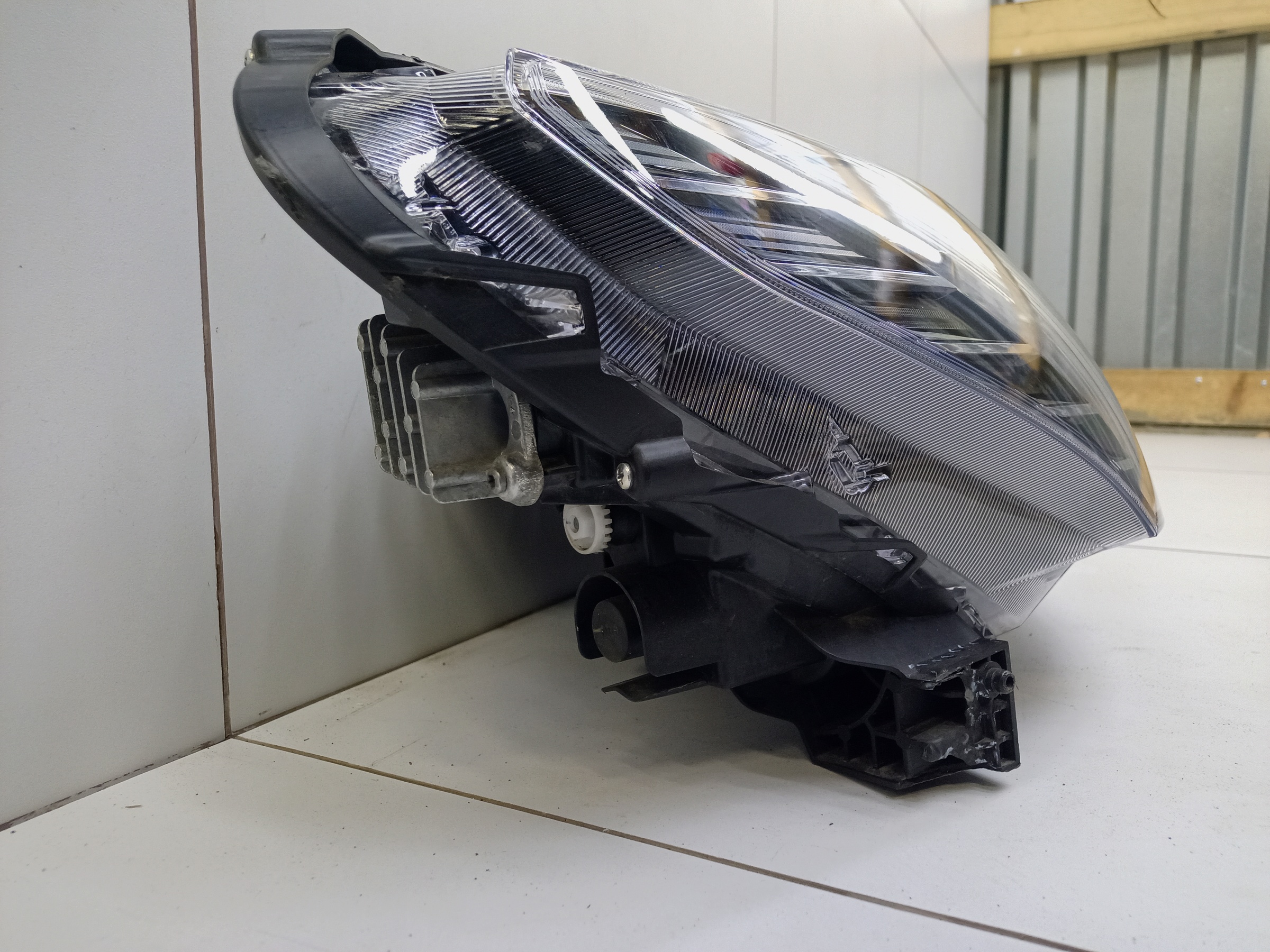 Фара передняя правая Haval Jolion LED