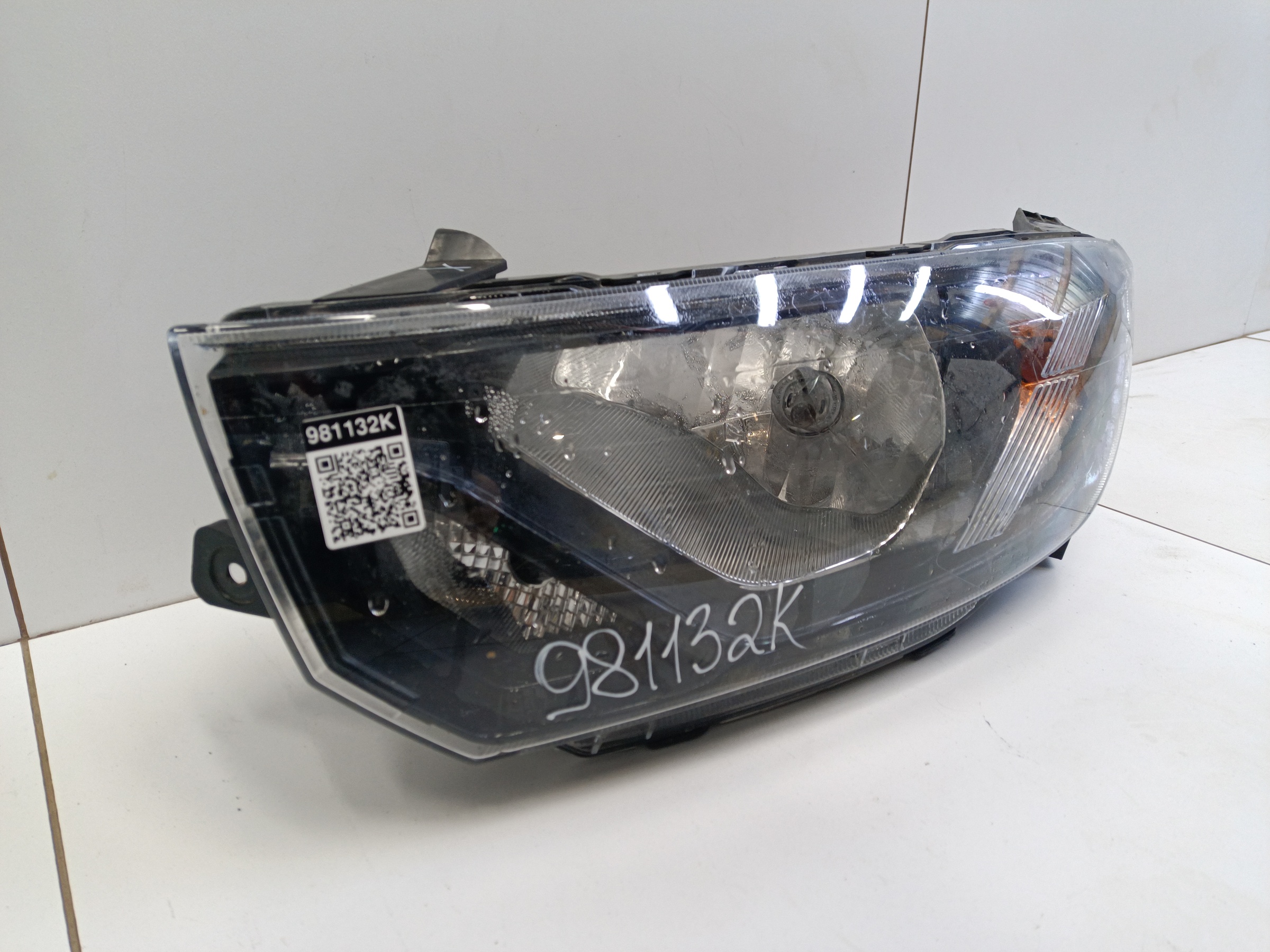 Фара передняя левая Lada Granta 1 Restail галоген с корректором