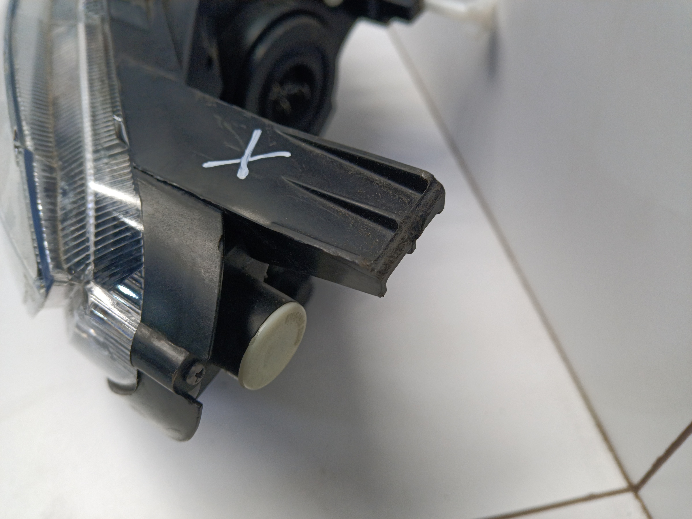 Фара передняя левая Lada Granta 1 Restail галоген с корректором