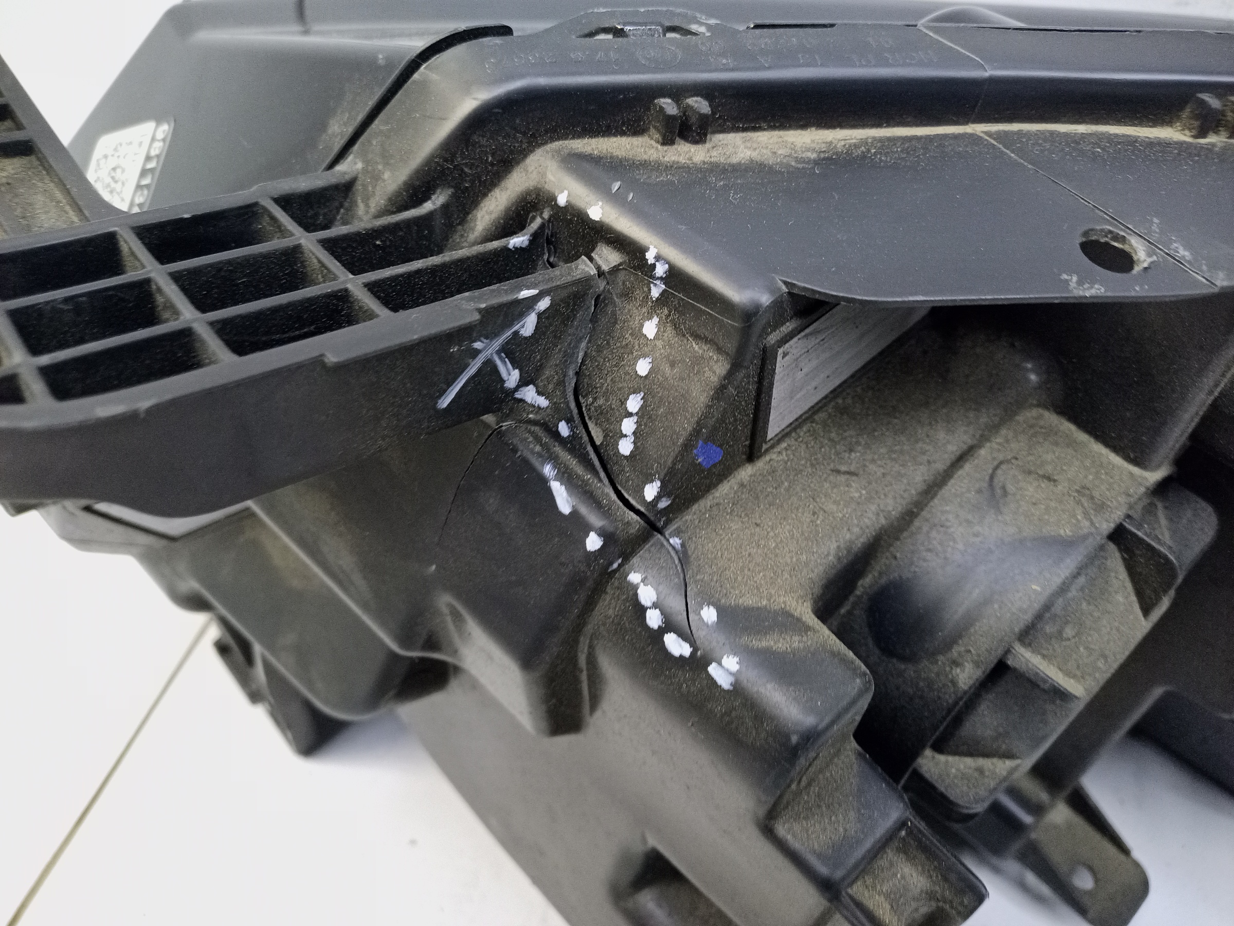 Фара передняя правая Belgee X50 галоген линза