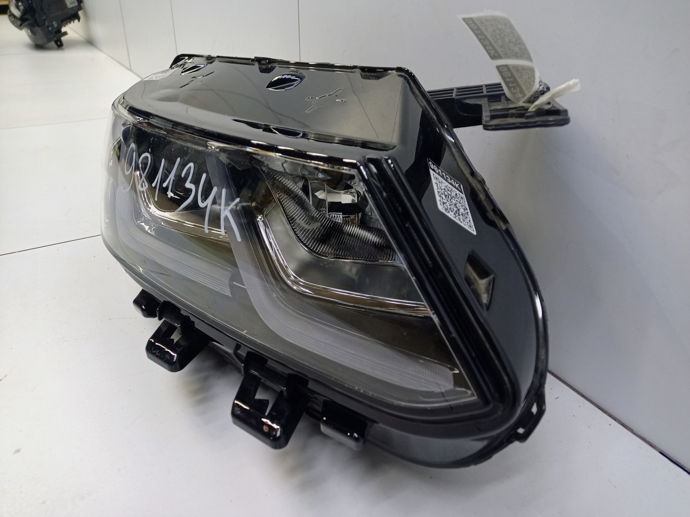 Фара передняя правая Belgee X50 галоген линза