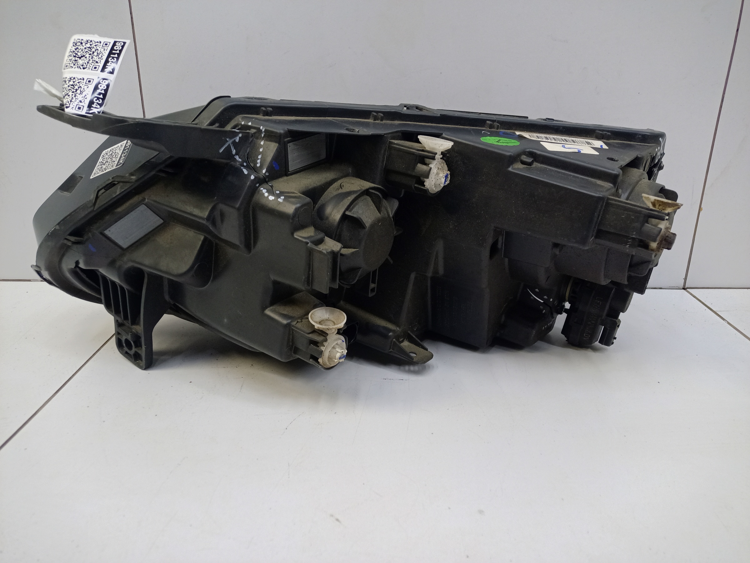 Фара передняя правая Belgee X50 галоген линза