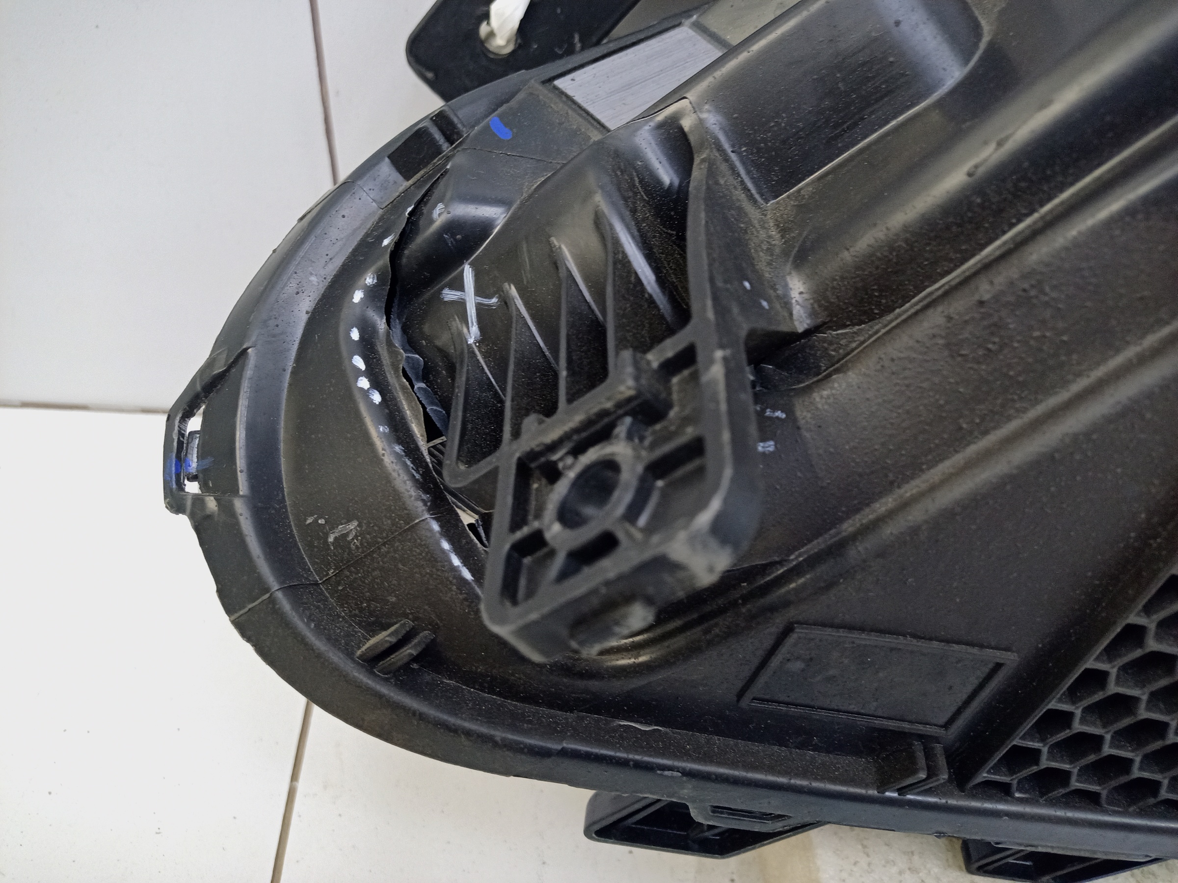 Фара передняя правая Belgee X50 галоген линза