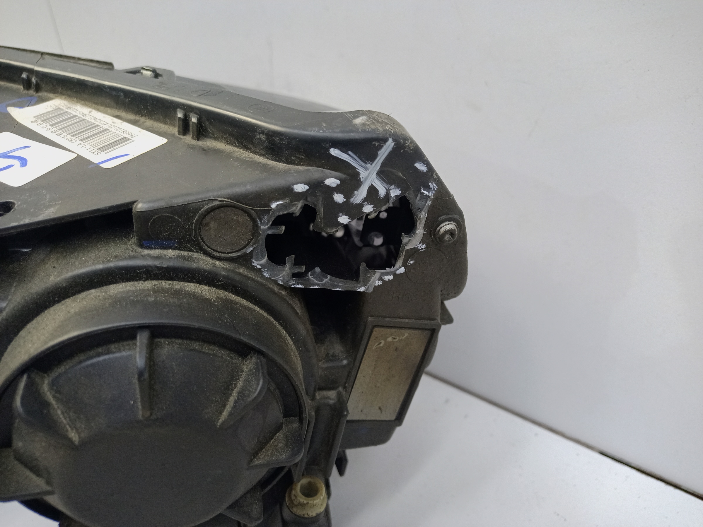 Фара передняя правая Belgee X50 галоген линза