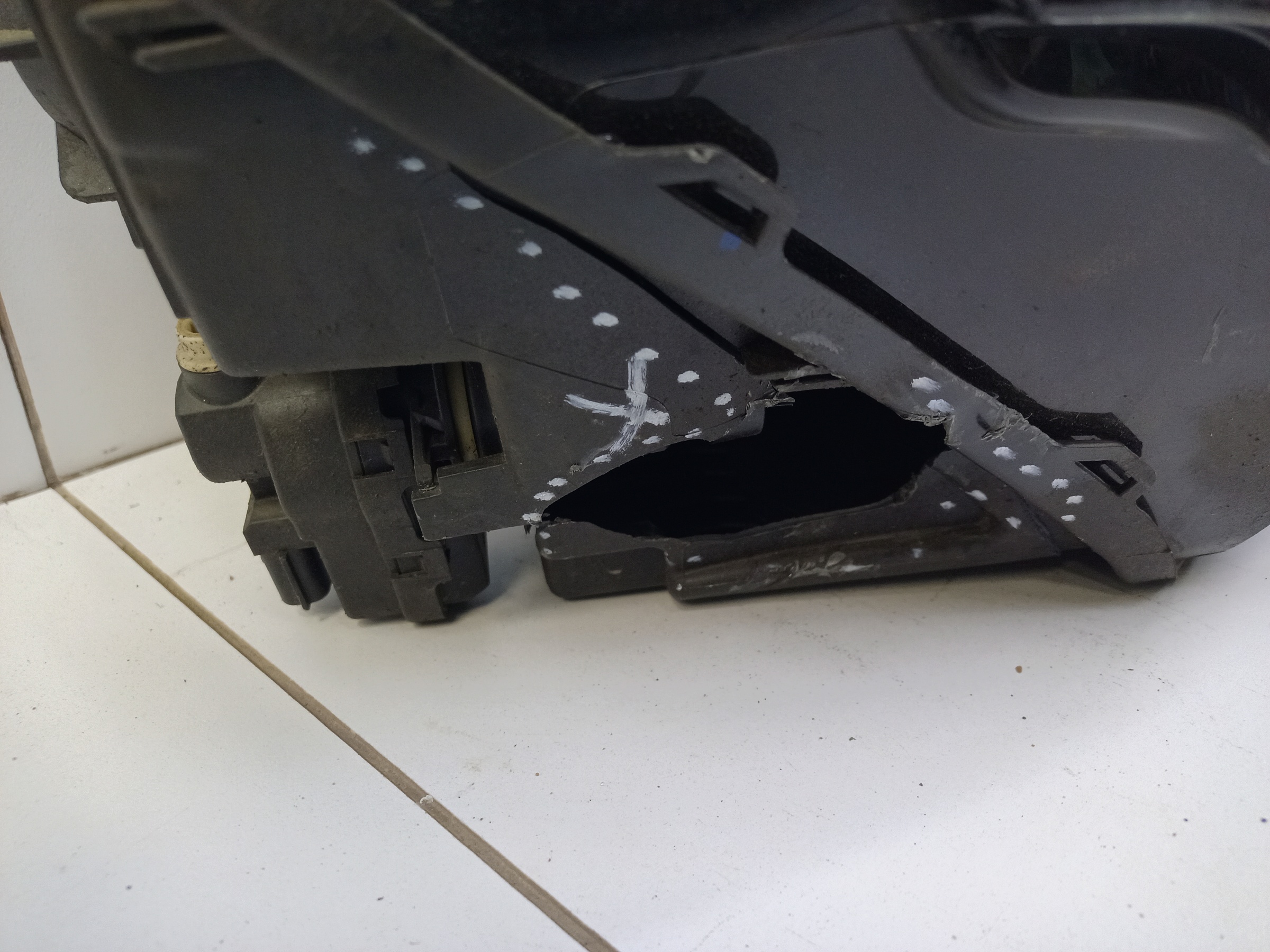 Фара передняя правая Belgee X50 галоген линза