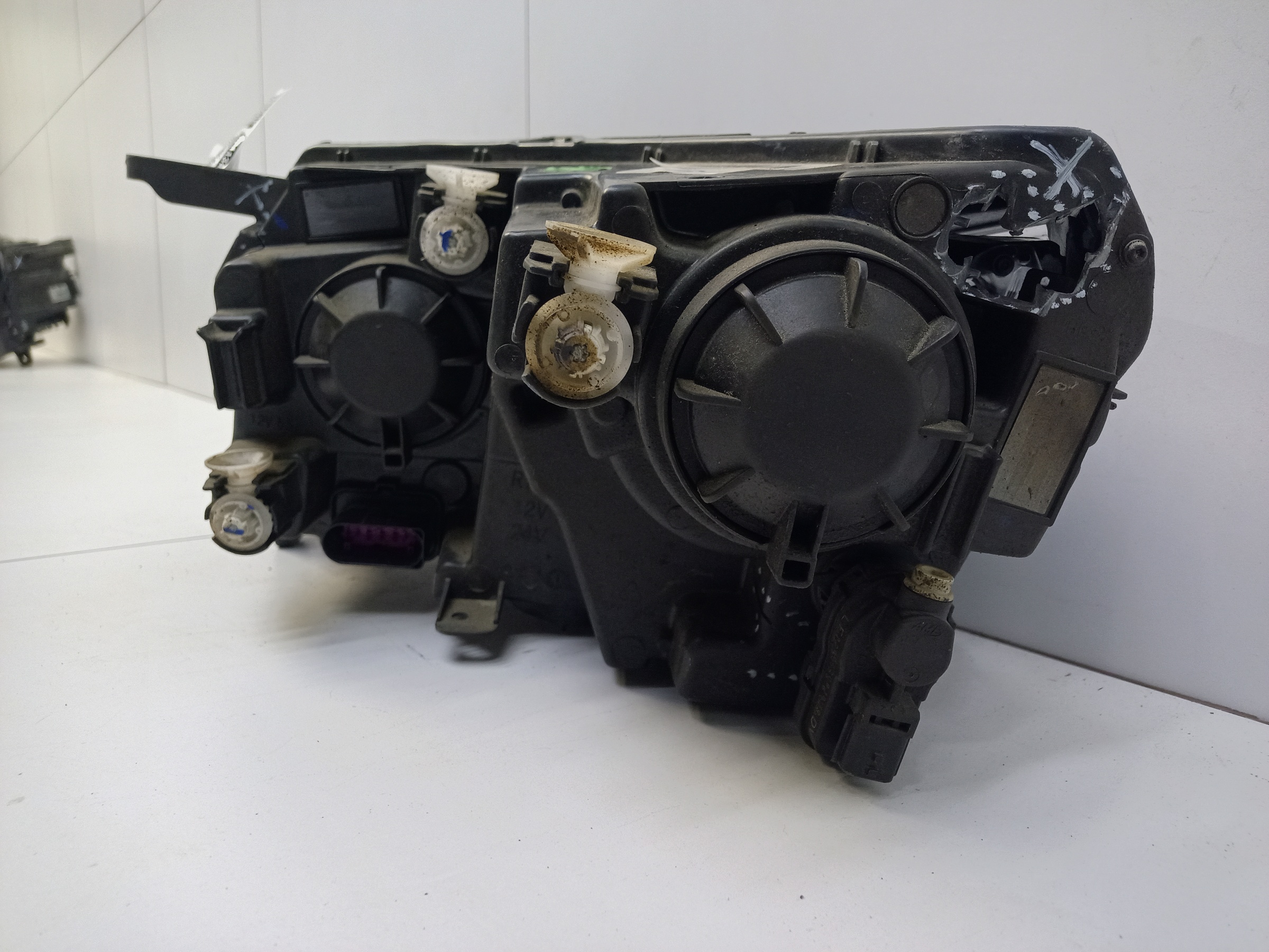 Фара передняя правая Belgee X50 галоген линза