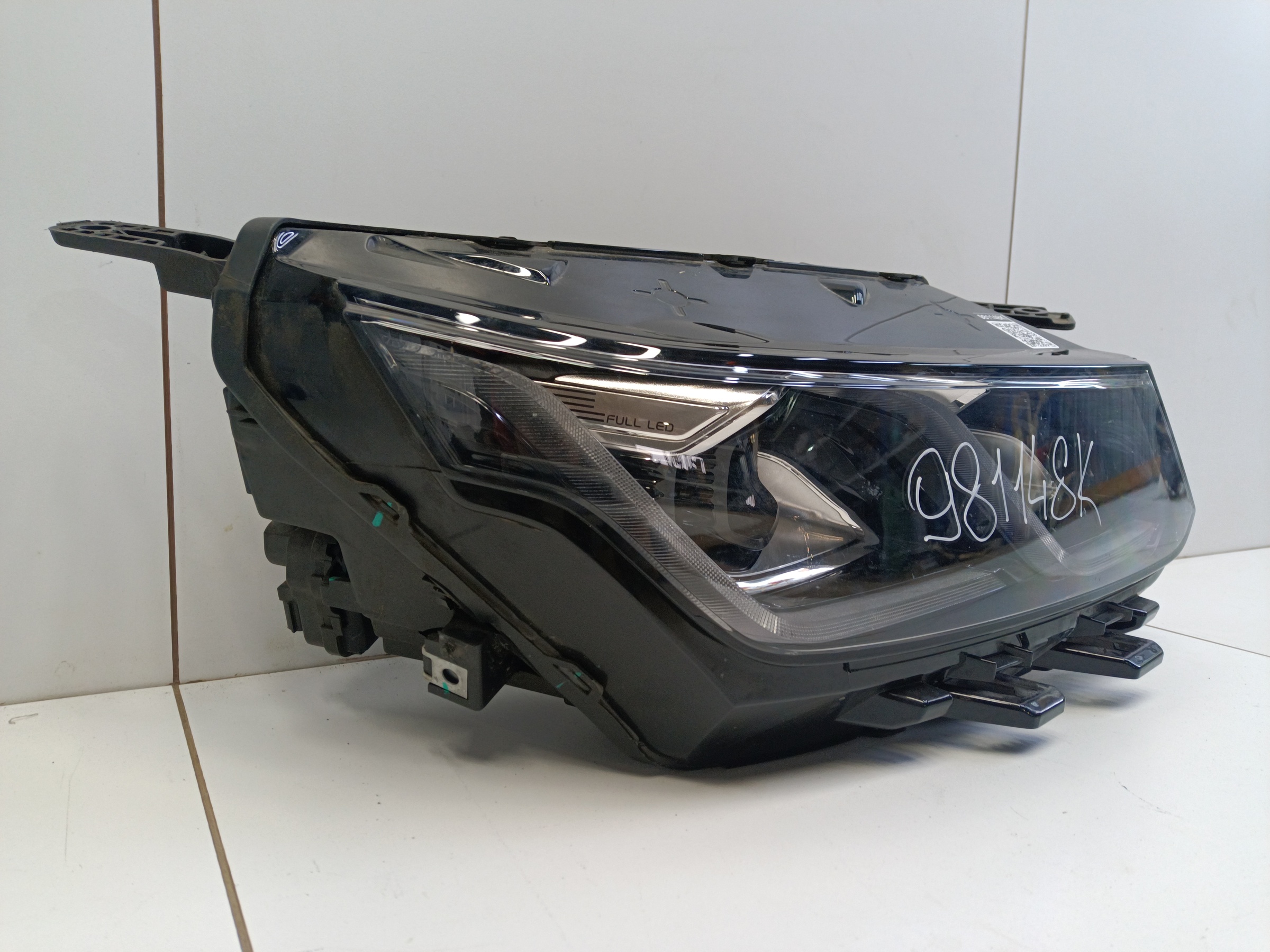 Фара передняя правая Belgee X50 LED