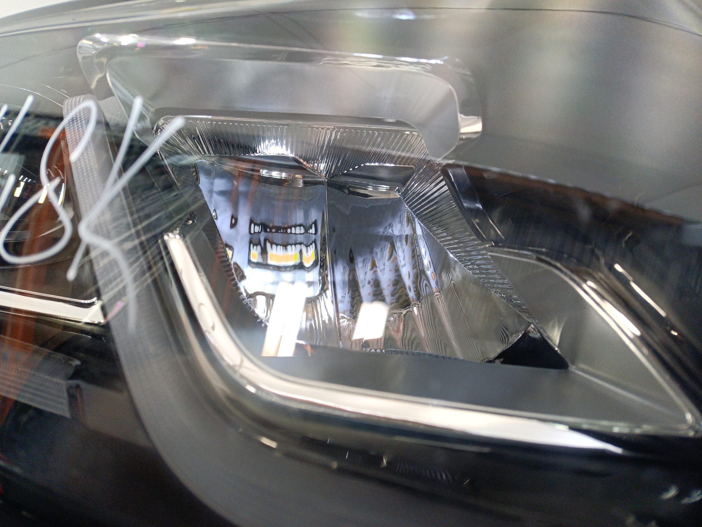 Фара передняя правая Belgee X50 LED
