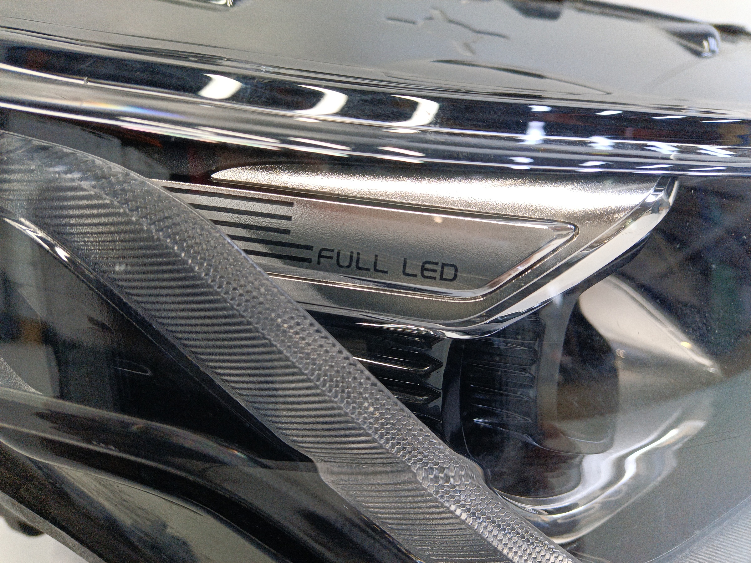 Фара передняя правая Belgee X50 LED