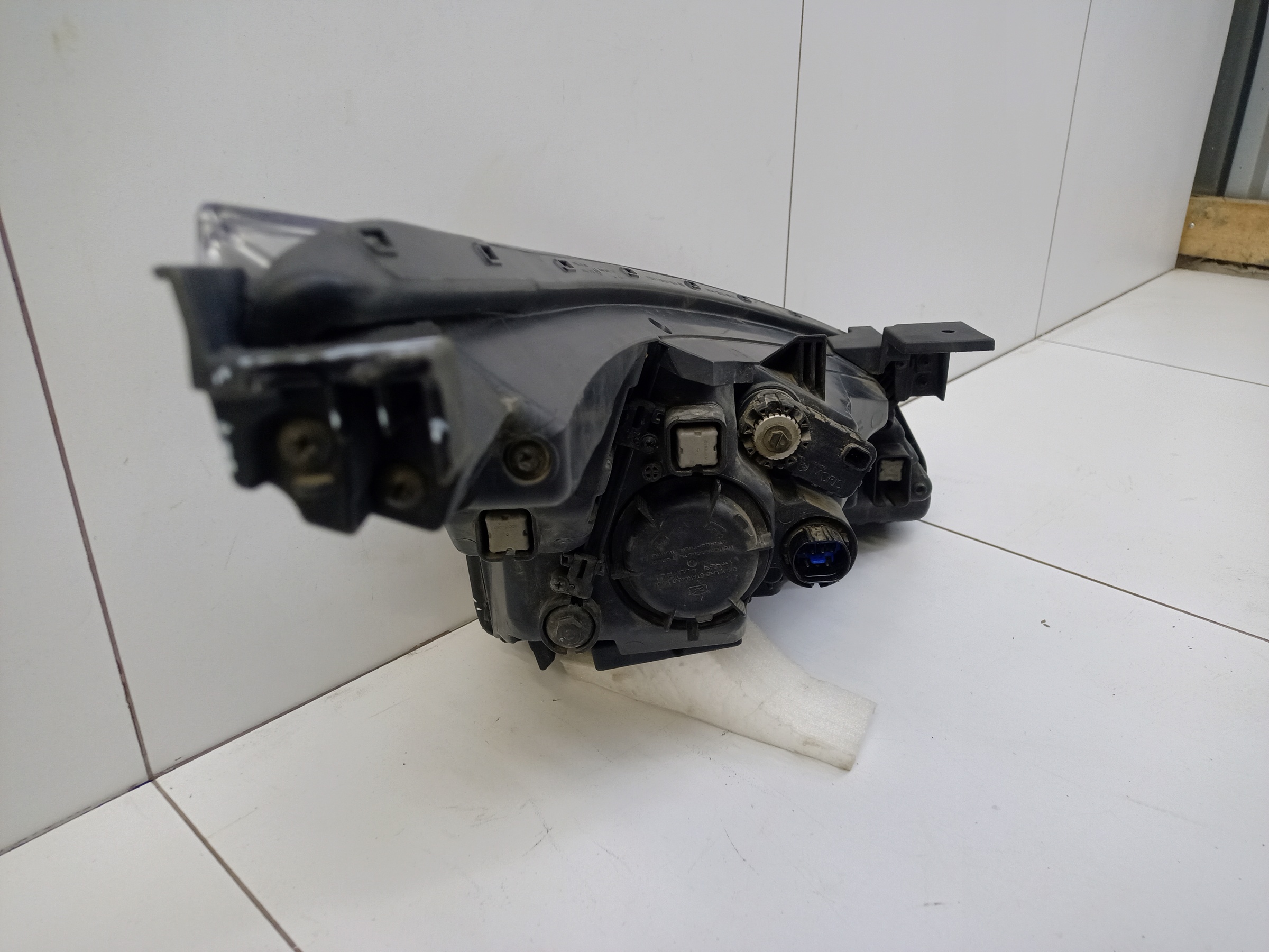 Фара передняя левая Kia Rio 4 Restail LED