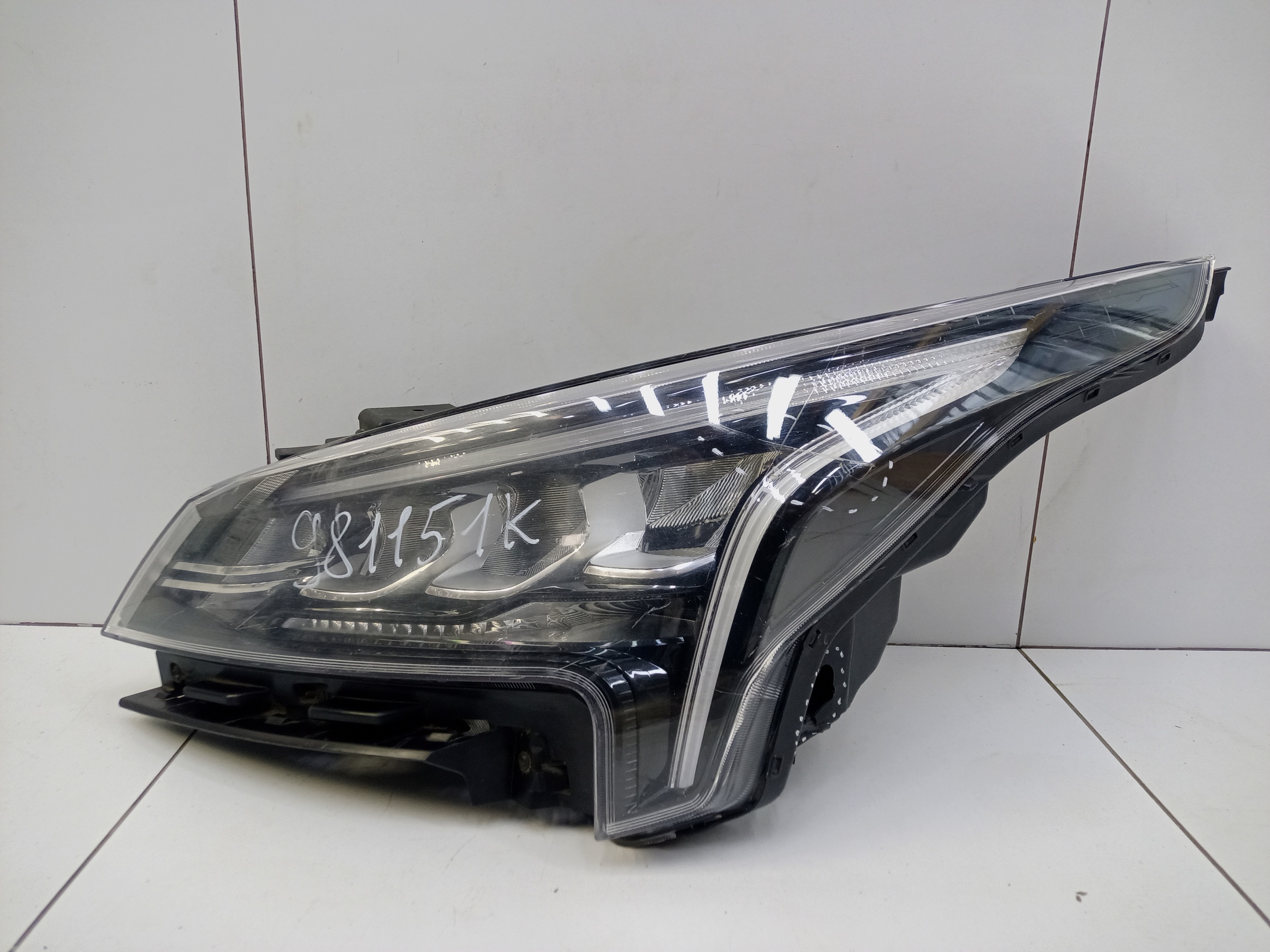 Фара передняя левая Kia Rio 4 Restail LED