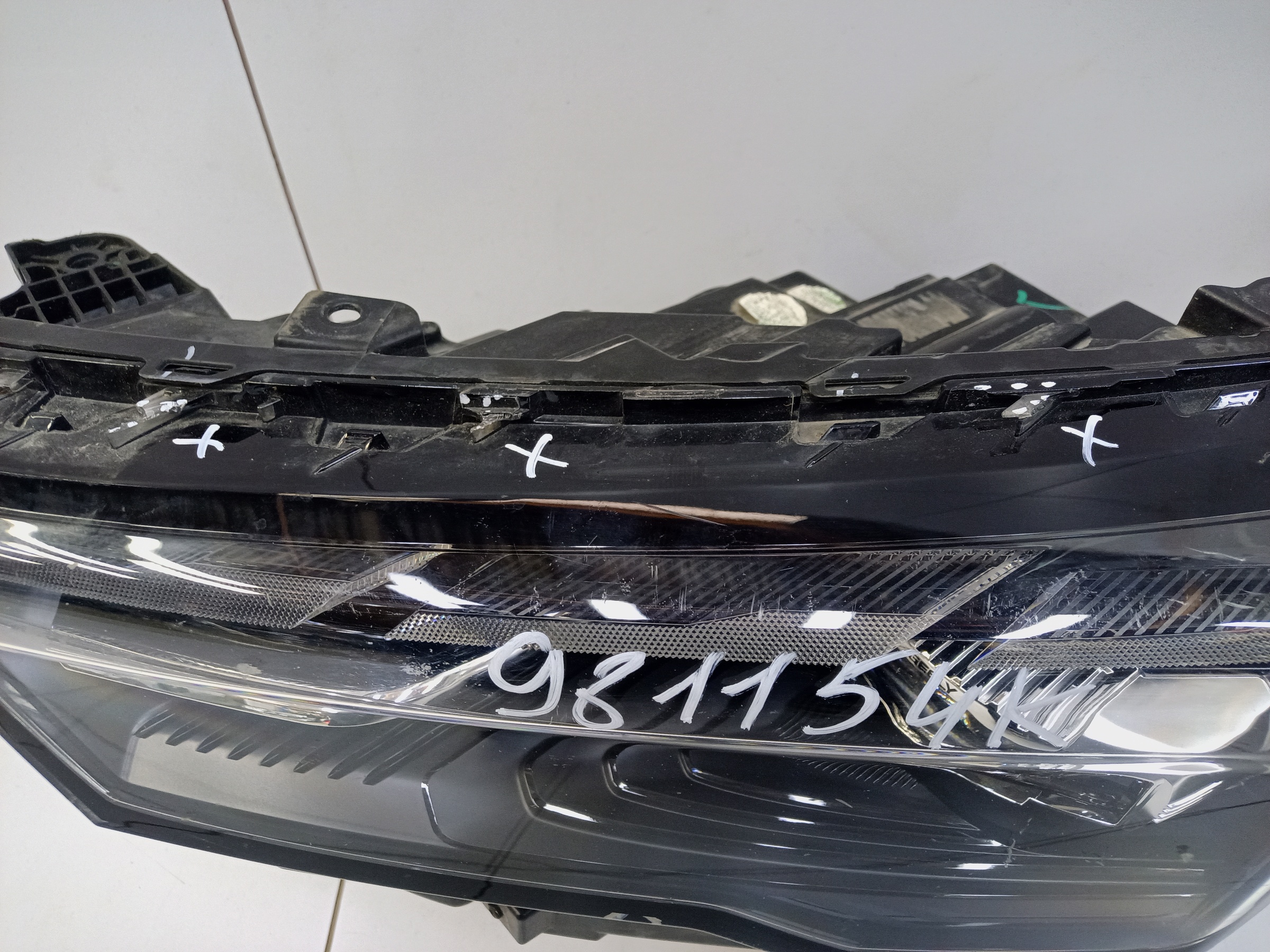 Фара передняя левая Geely Okavango Restail