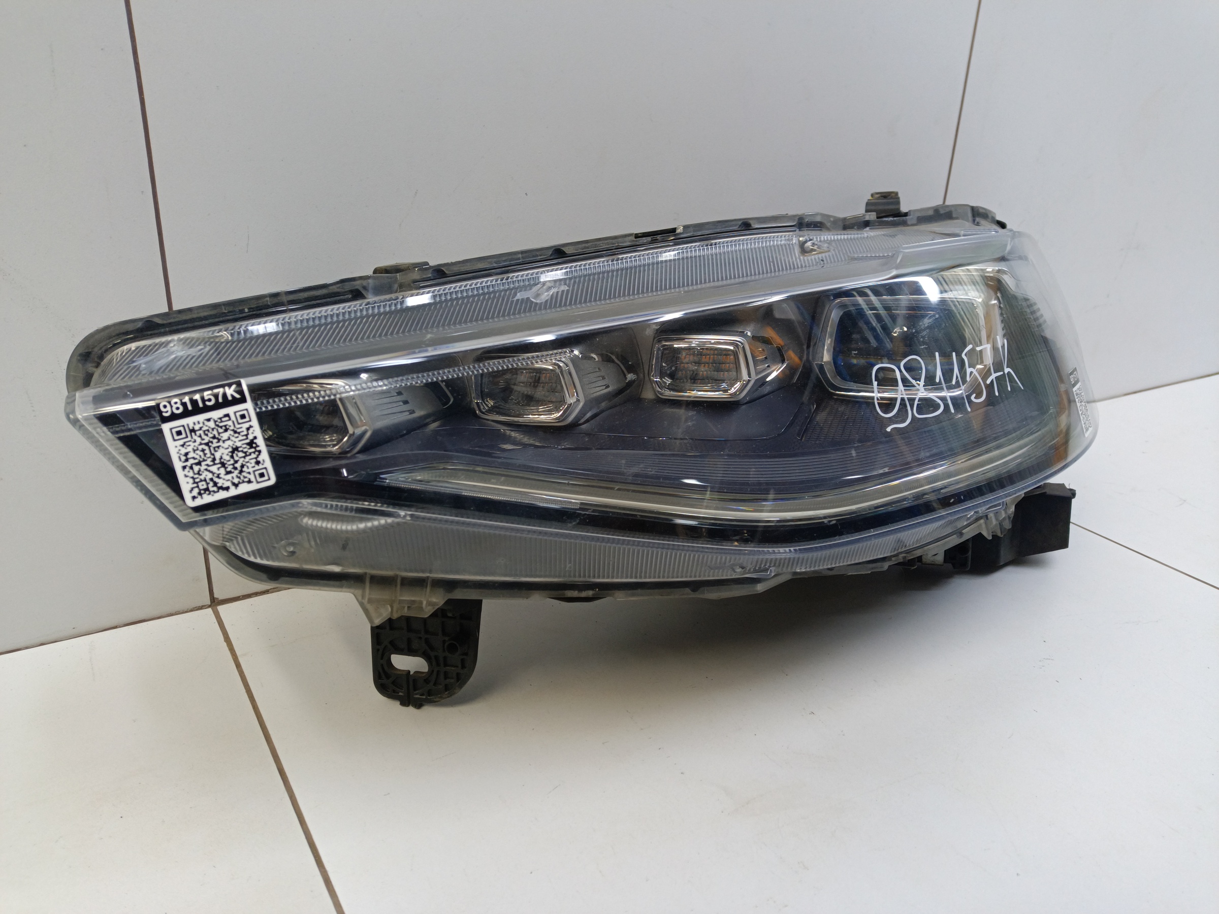 Фара передняя левая Haval F7 LED