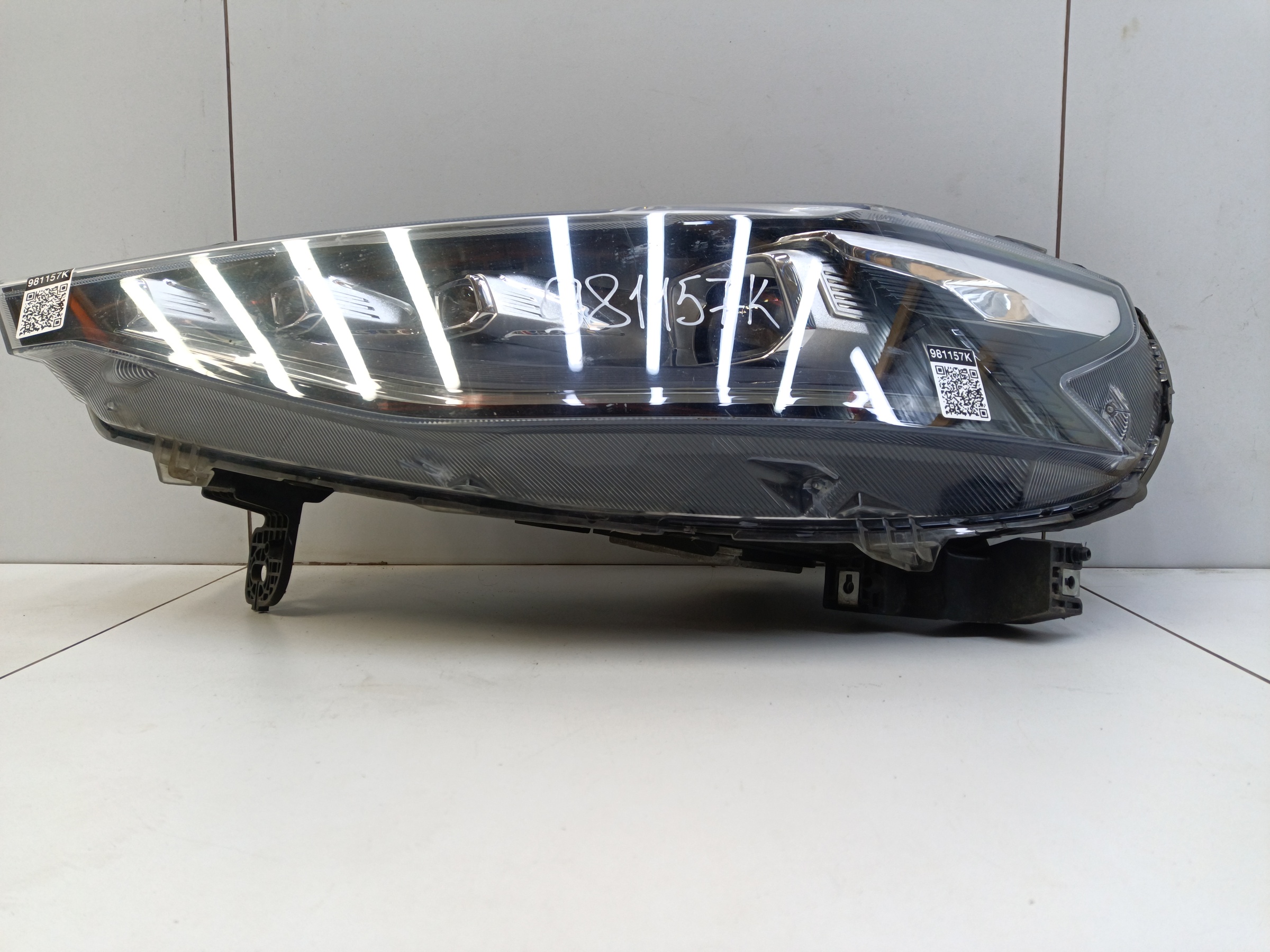Фара передняя левая Haval F7 LED