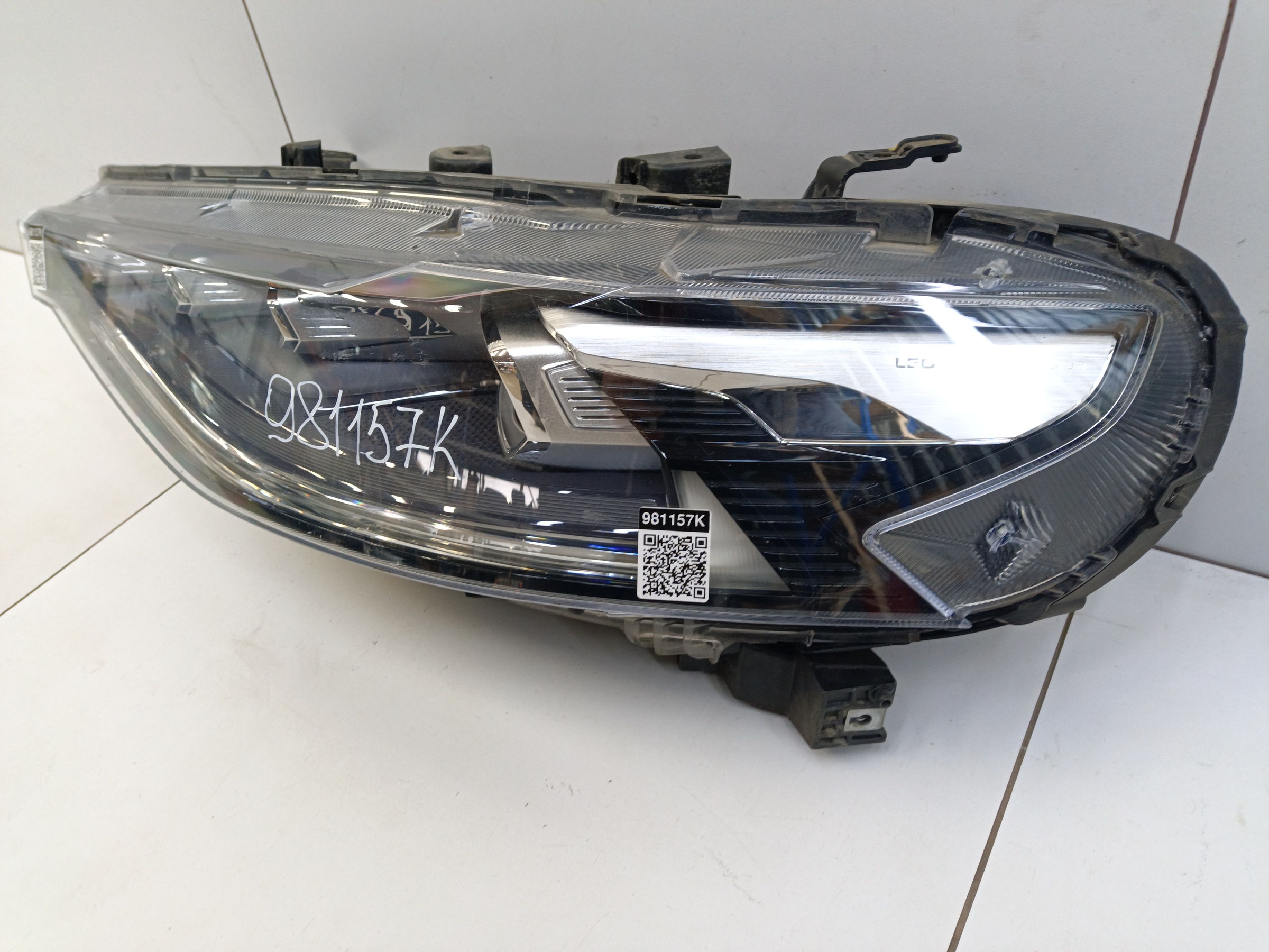 Фара передняя левая Haval F7 LED