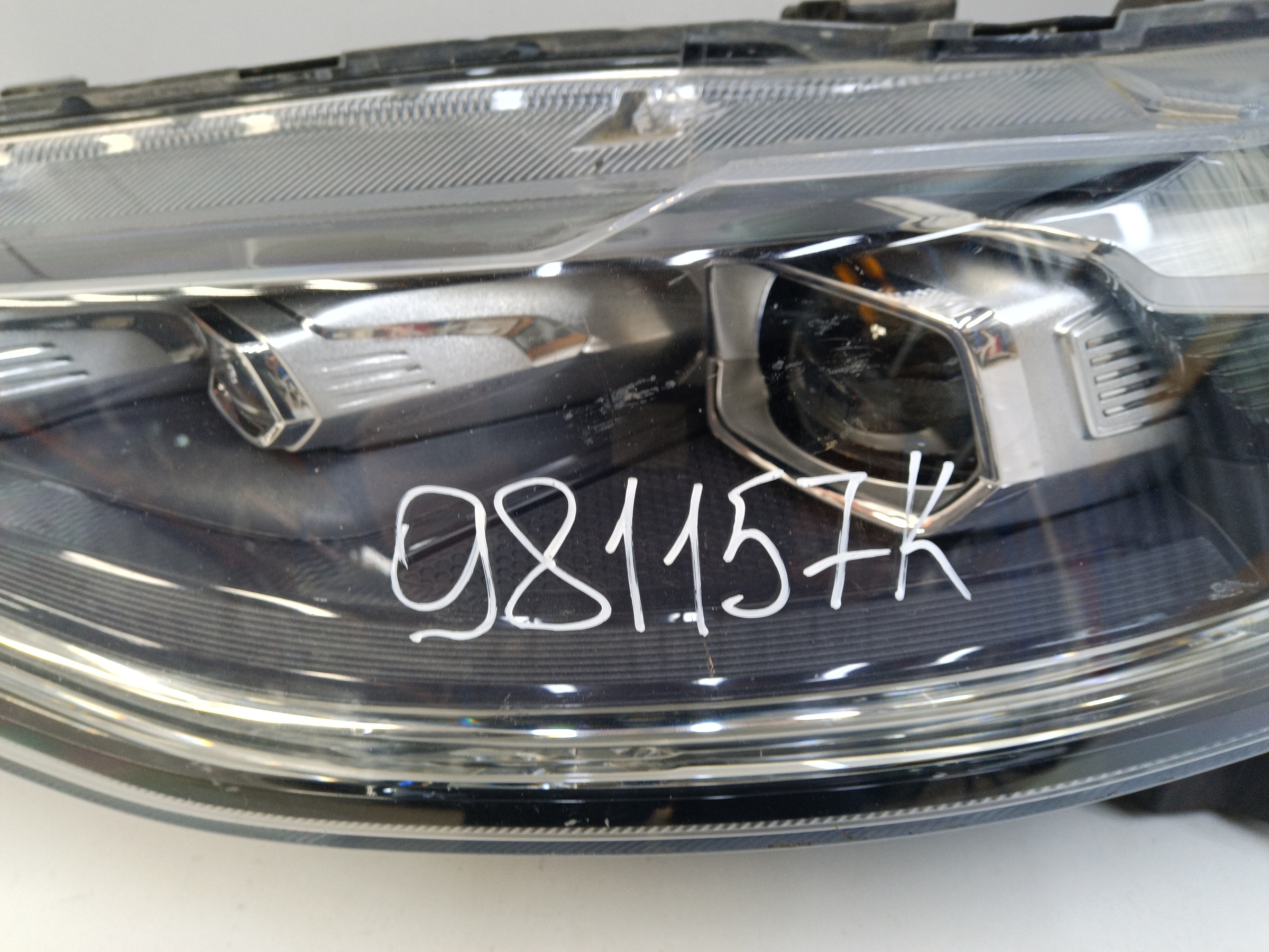 Фара передняя левая Haval F7 LED