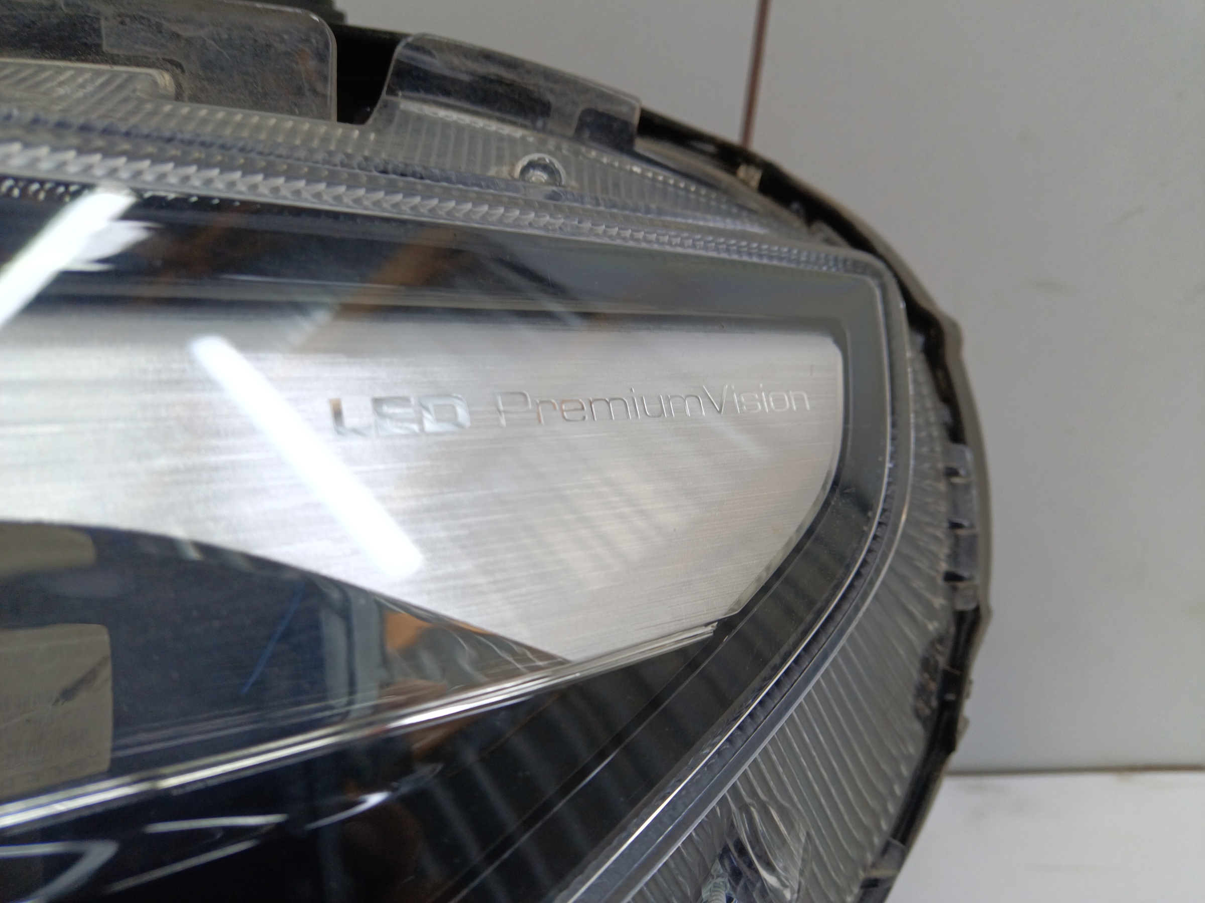 Фара передняя левая Haval F7 LED