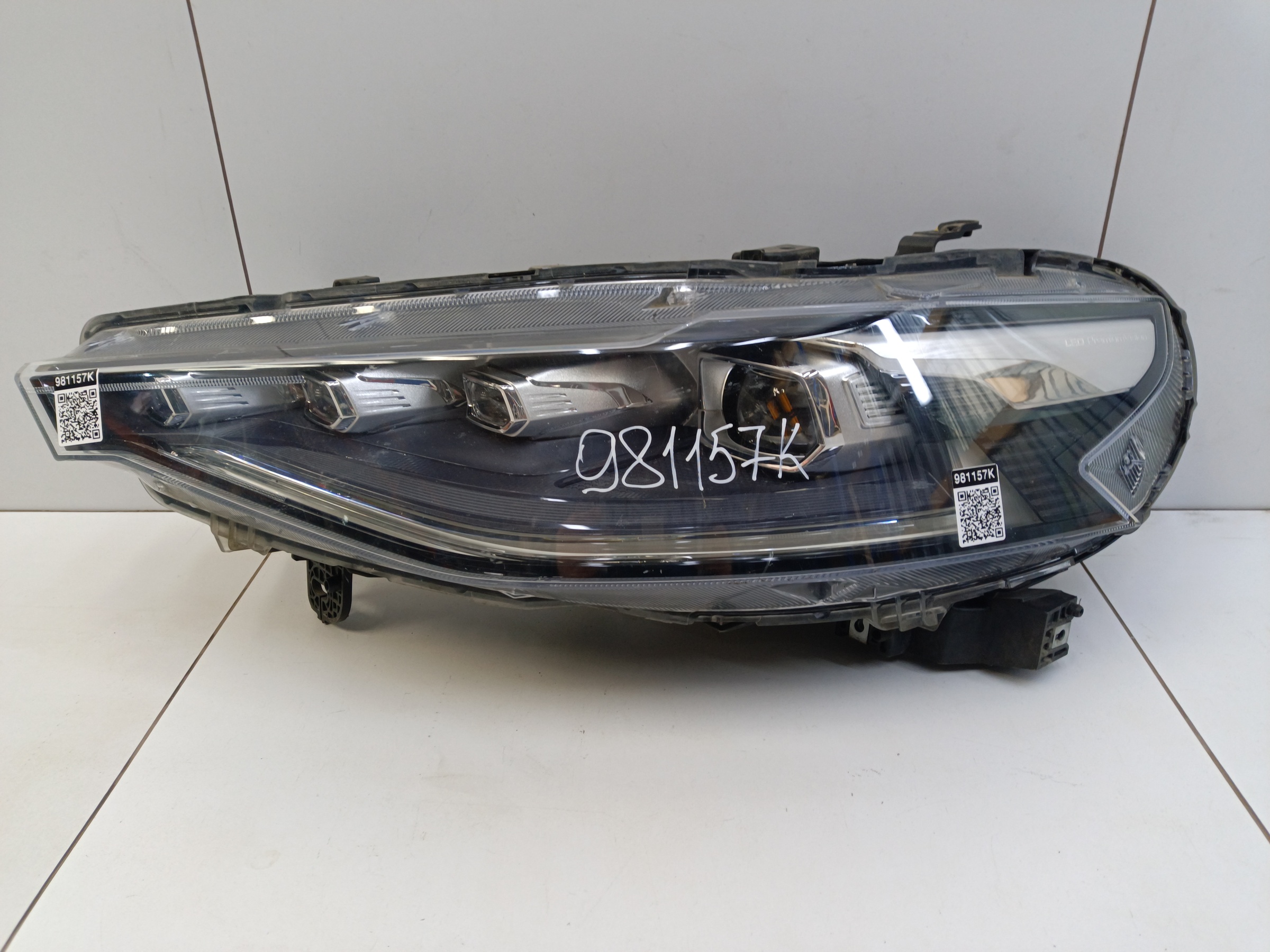 Фара передняя левая Haval F7 LED