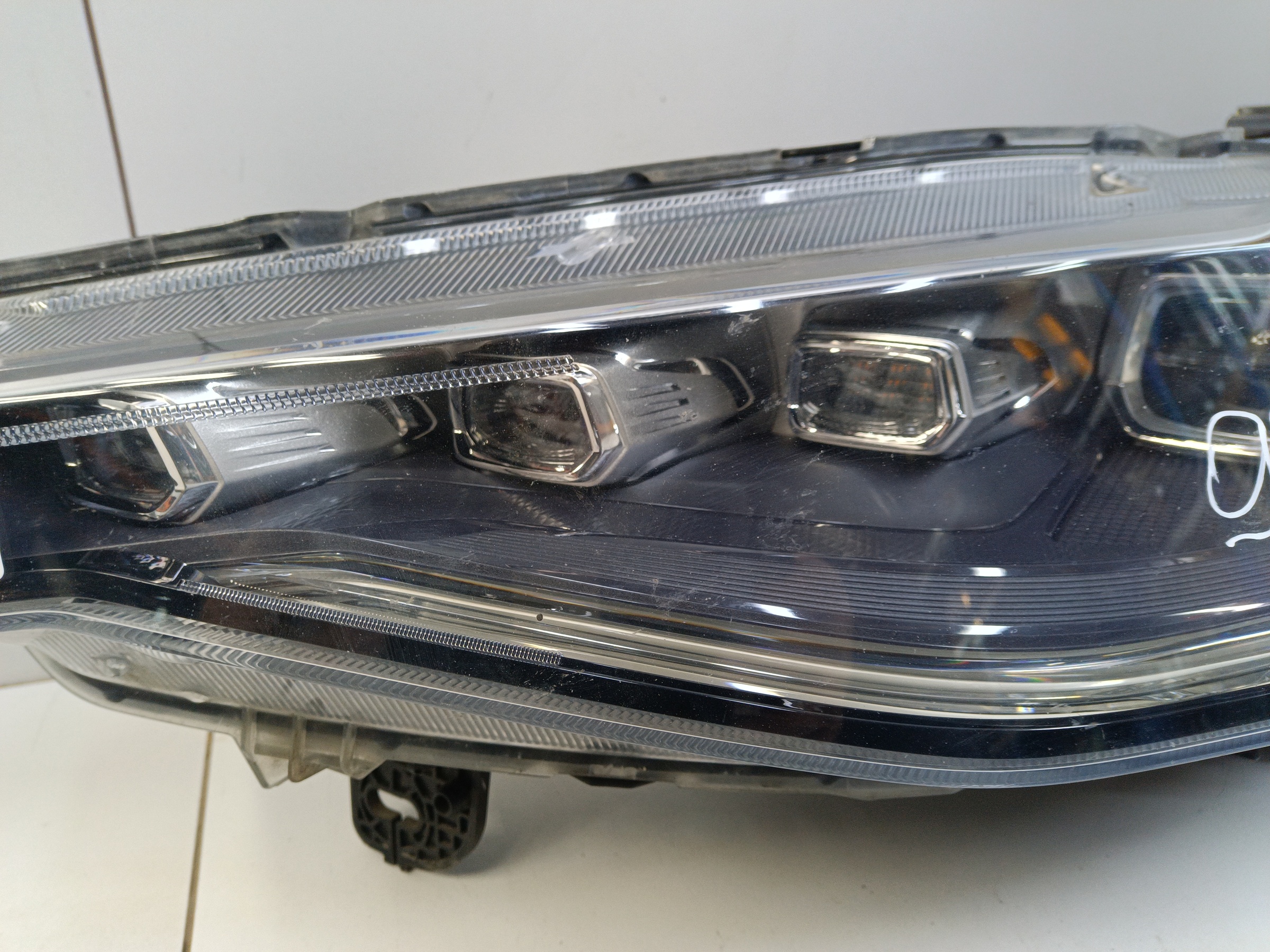 Фара передняя левая Haval F7 LED