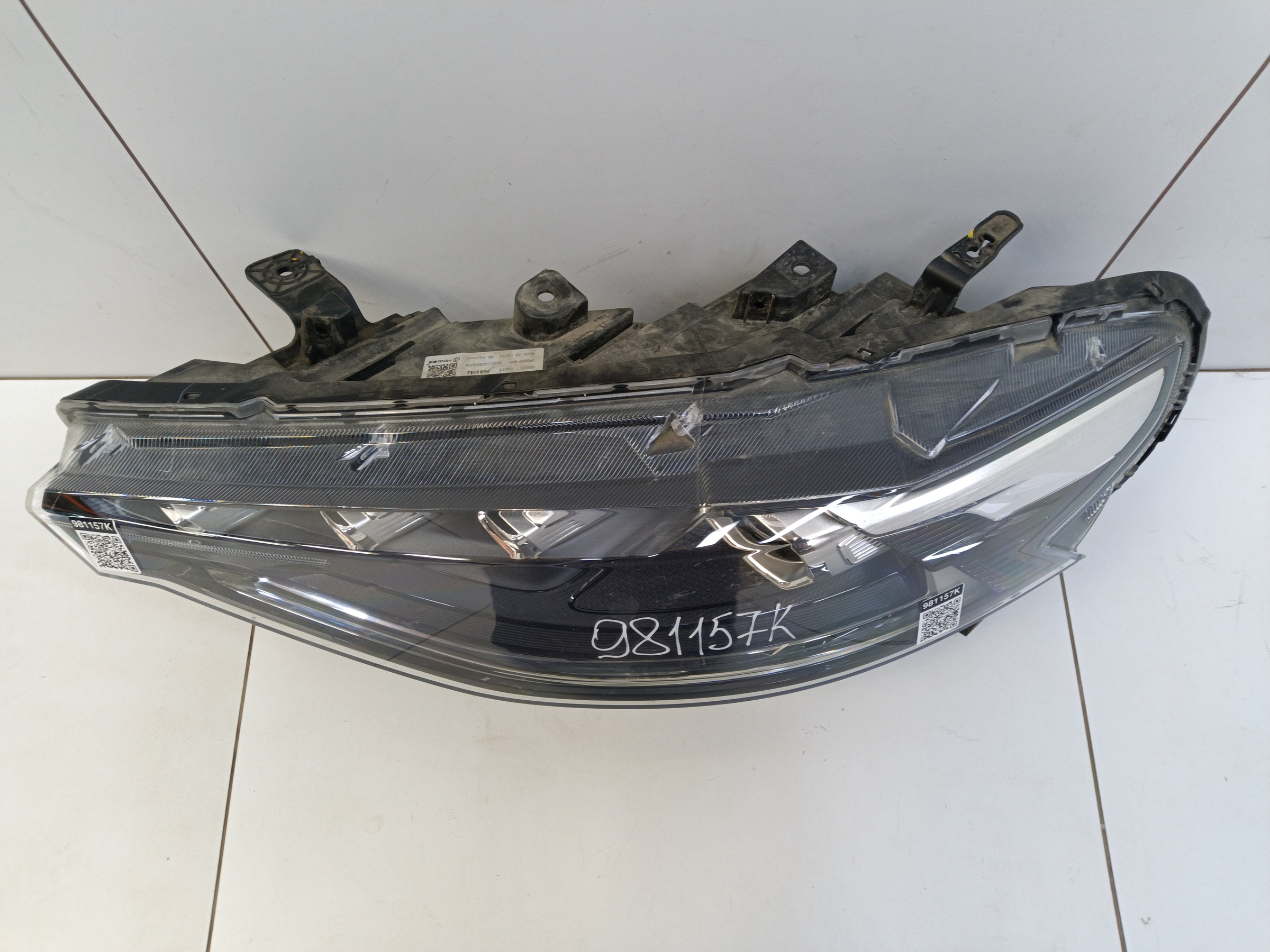 Фара передняя левая Haval F7 LED