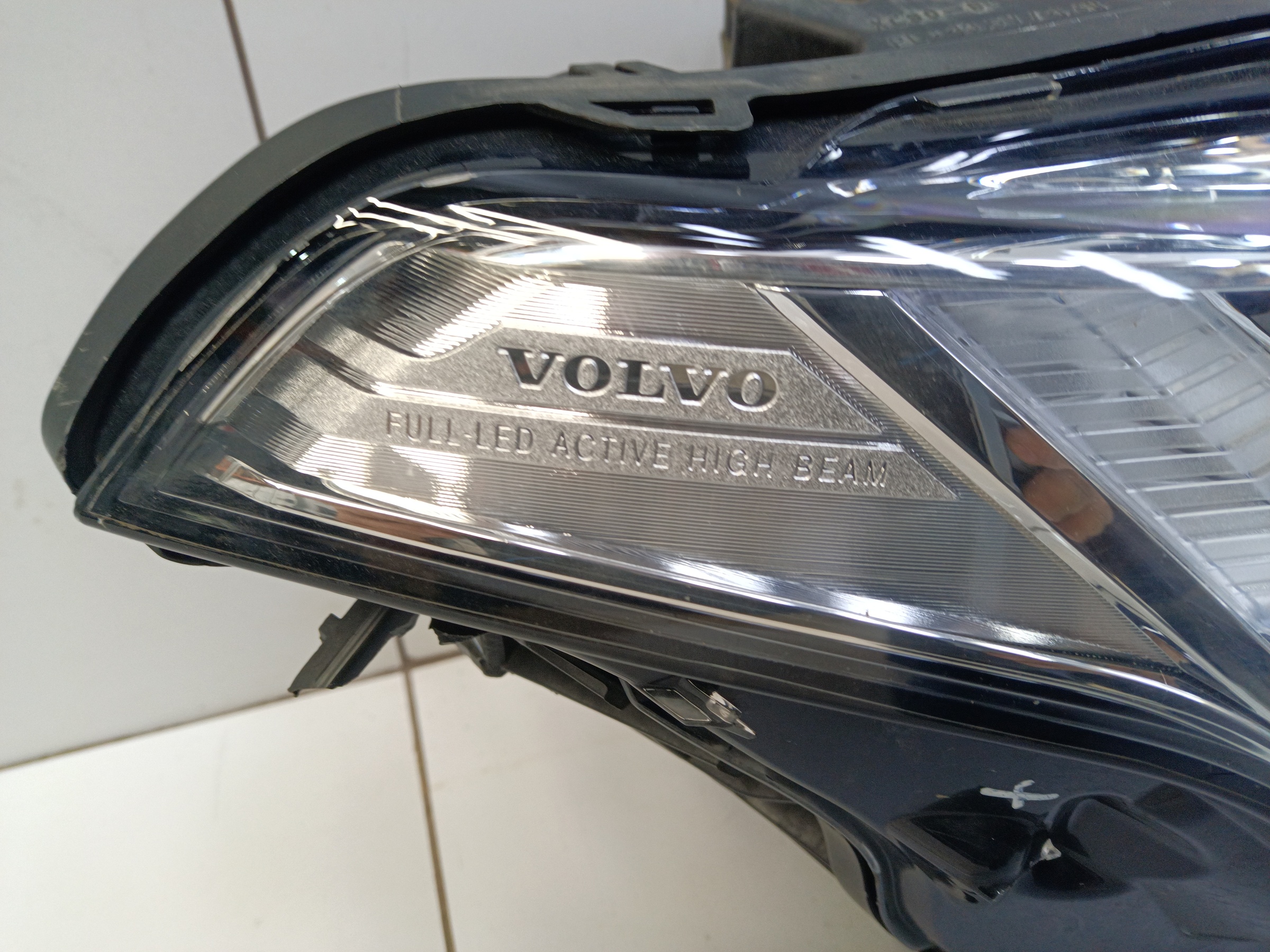 Фара передняя правая Volvo XC90 2 Full LED