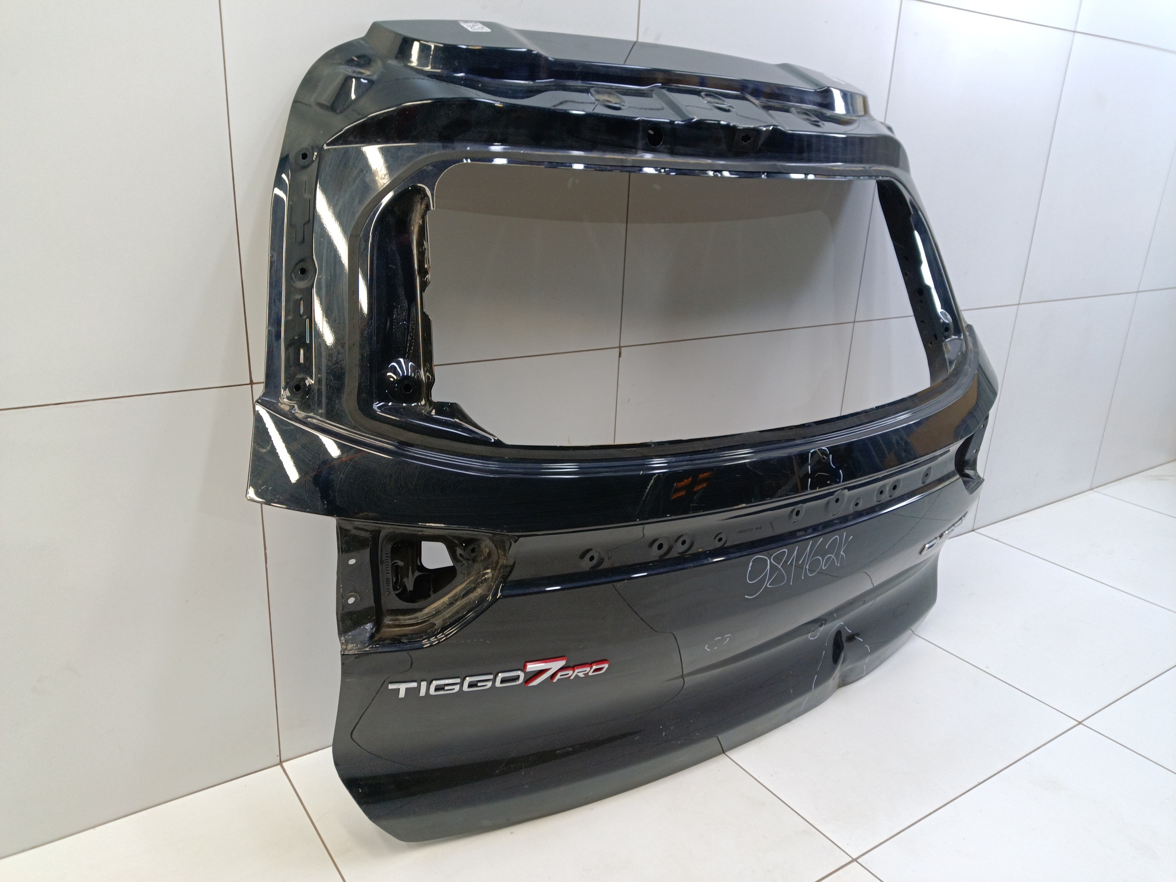 Крышка багажника Chery Tiggo 8