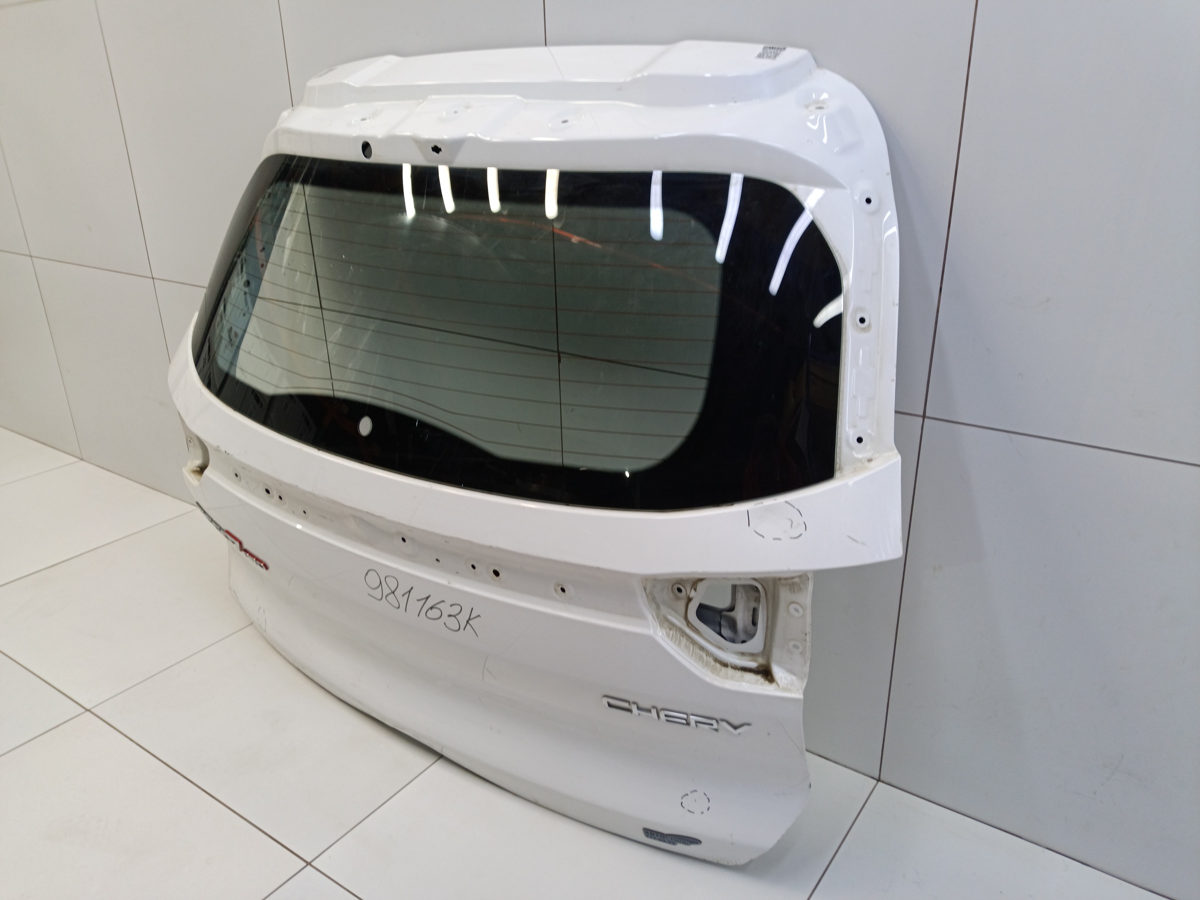 Крышка багажника Chery Tiggo 8
