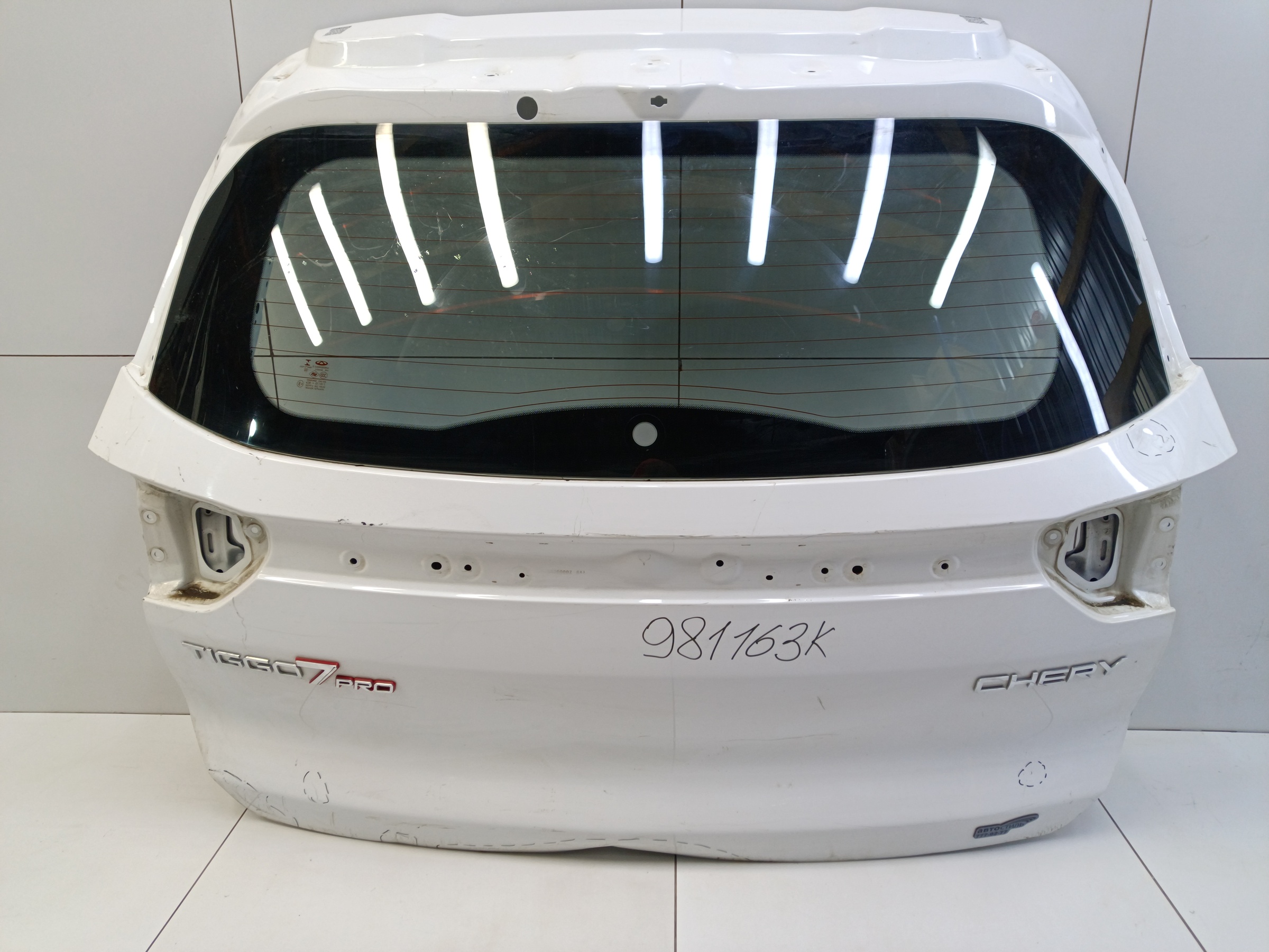 Крышка багажника Chery Tiggo 8