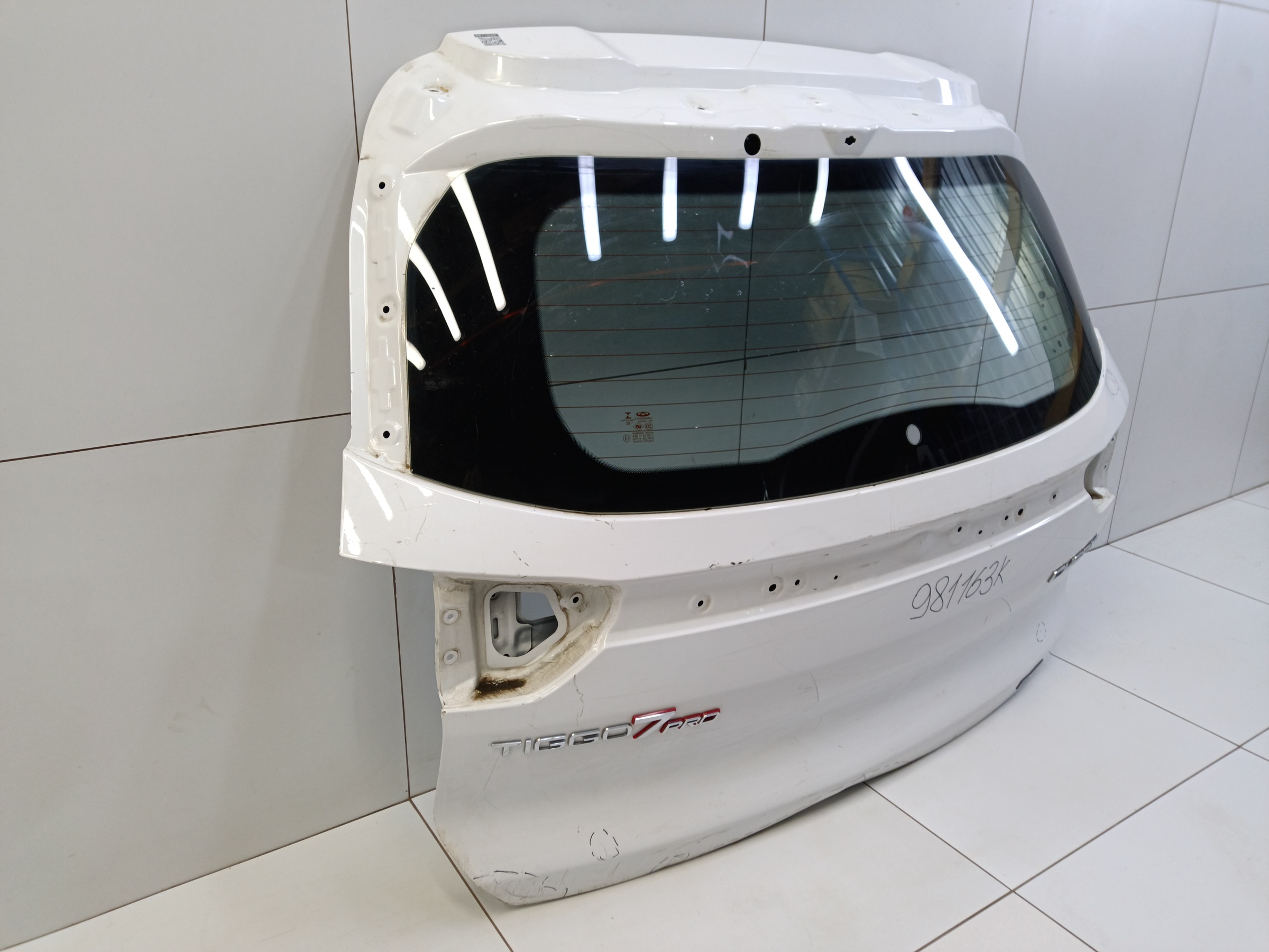 Крышка багажника Chery Tiggo 8