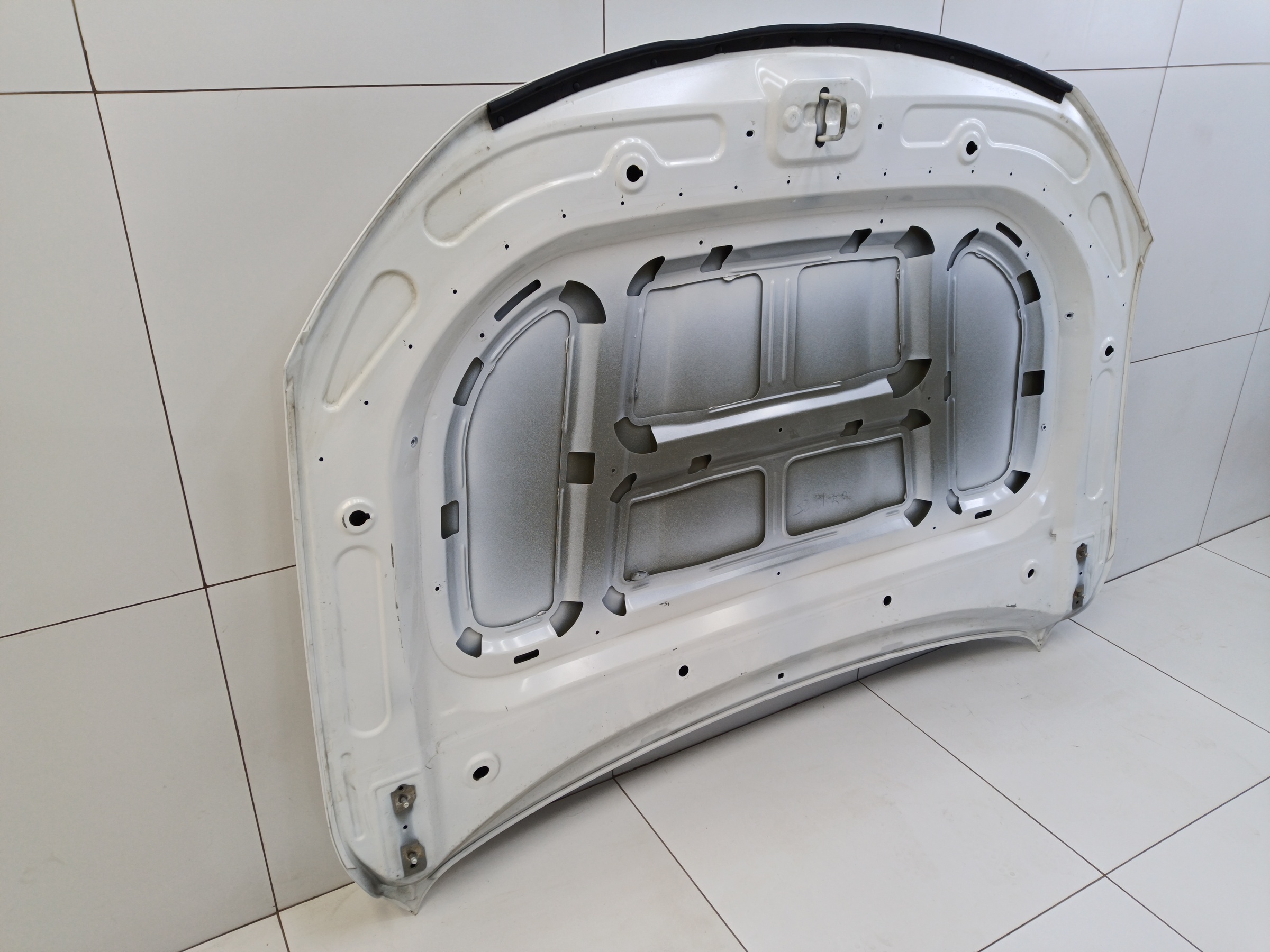 Капот Geely Tugella