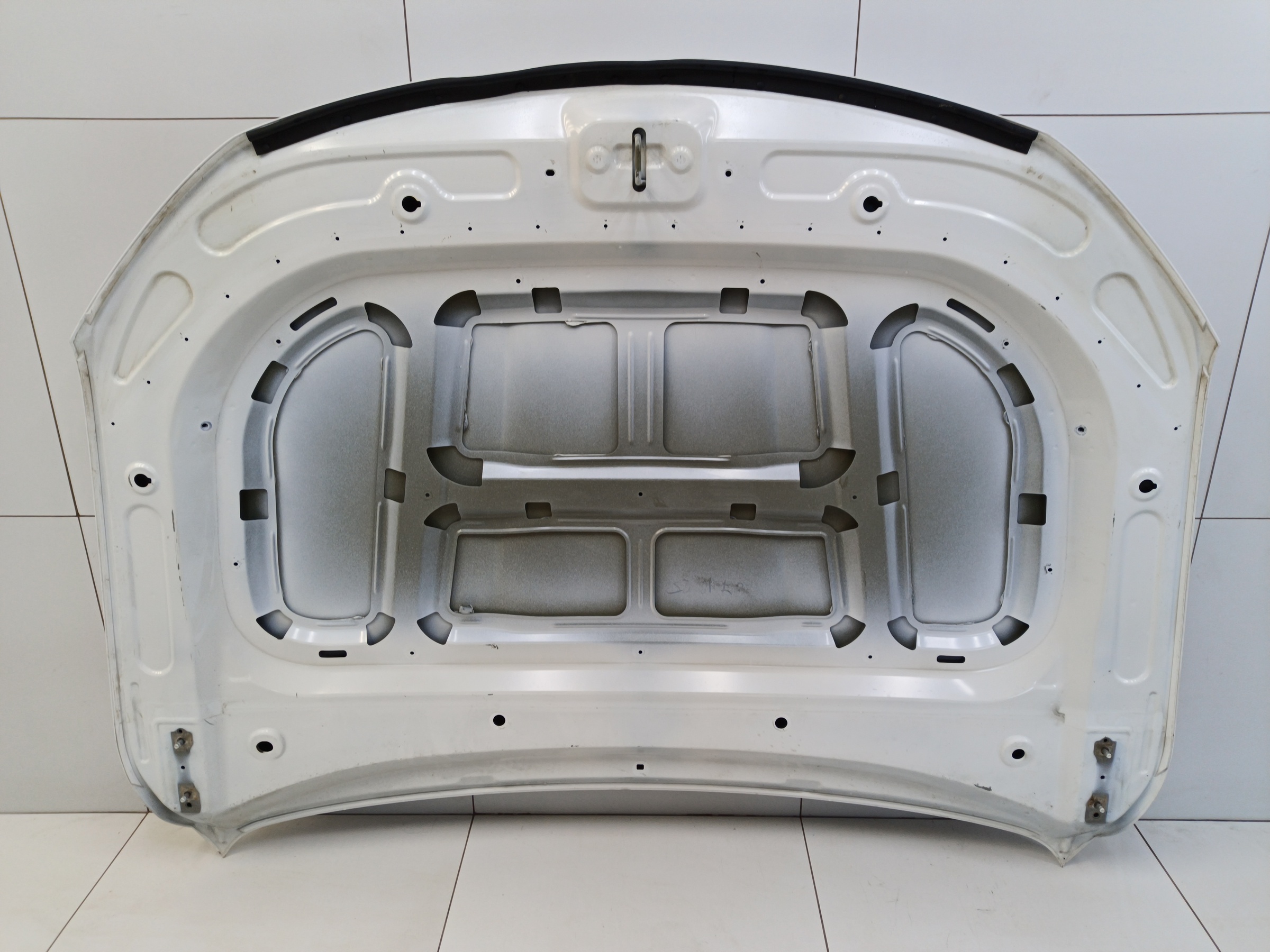 Капот Geely Tugella