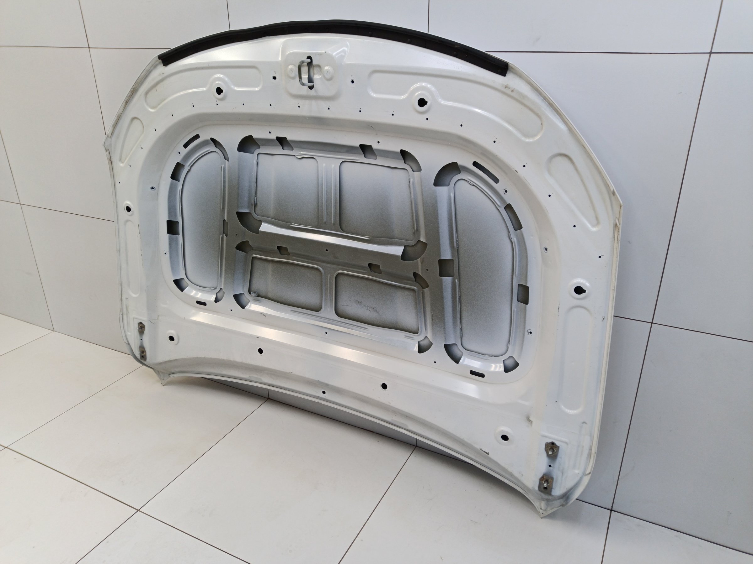 Капот Geely Tugella