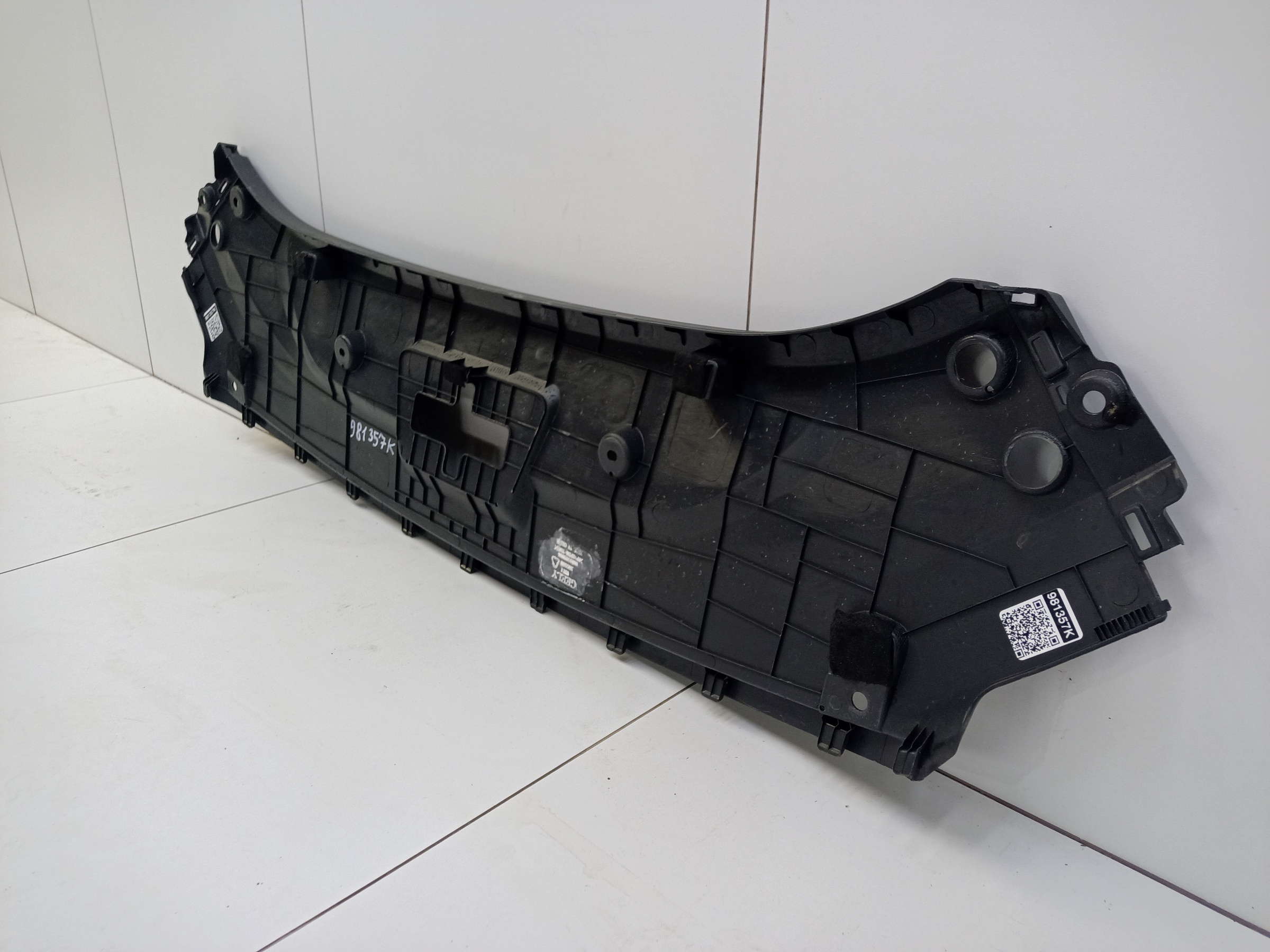 Накладка передней панели Geely Monjaro